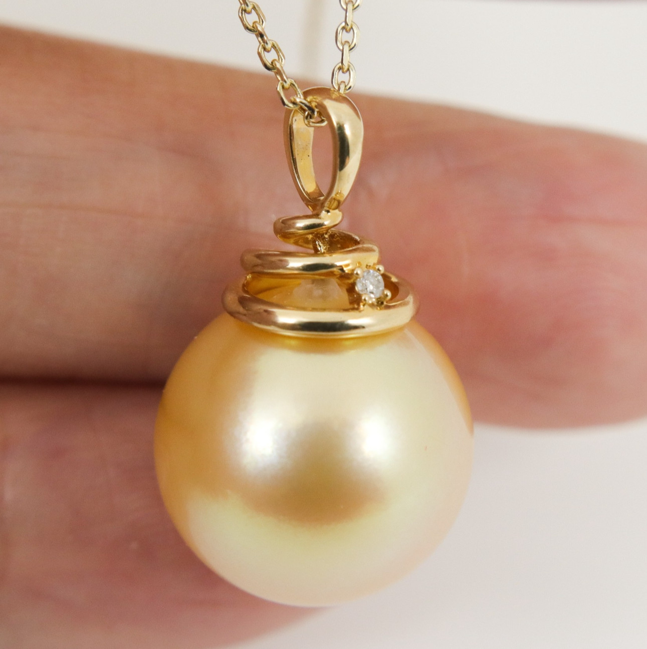 Massive 14.7mm Genuine Golden South Sea Pearl Pendant, 14K Yellow Gold #P6157