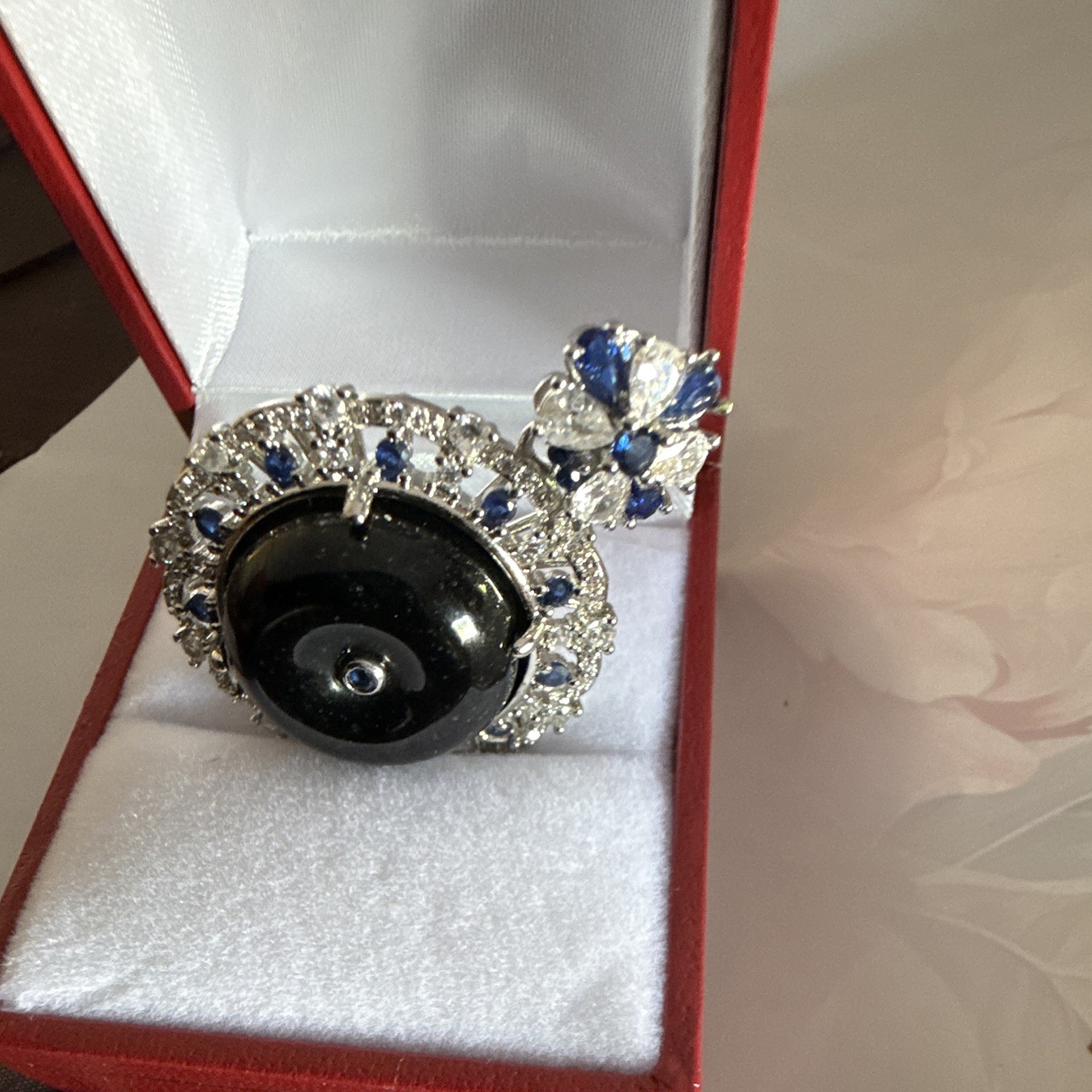 Silver Tone Black round Onyx pendant- Brandnew
