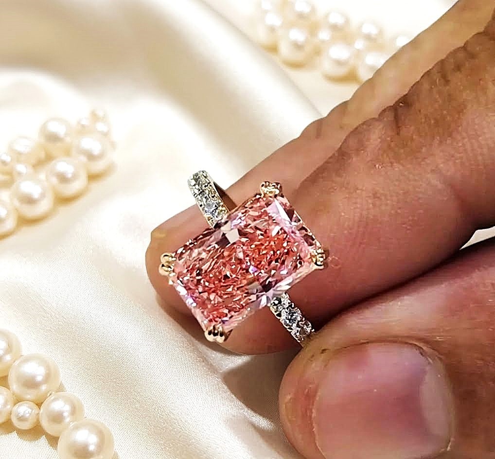 IGI Lab Grown Fancy Vivid Pink Diamond Ring 4.25 Ct Radiant Cut 14k Yellow Gold