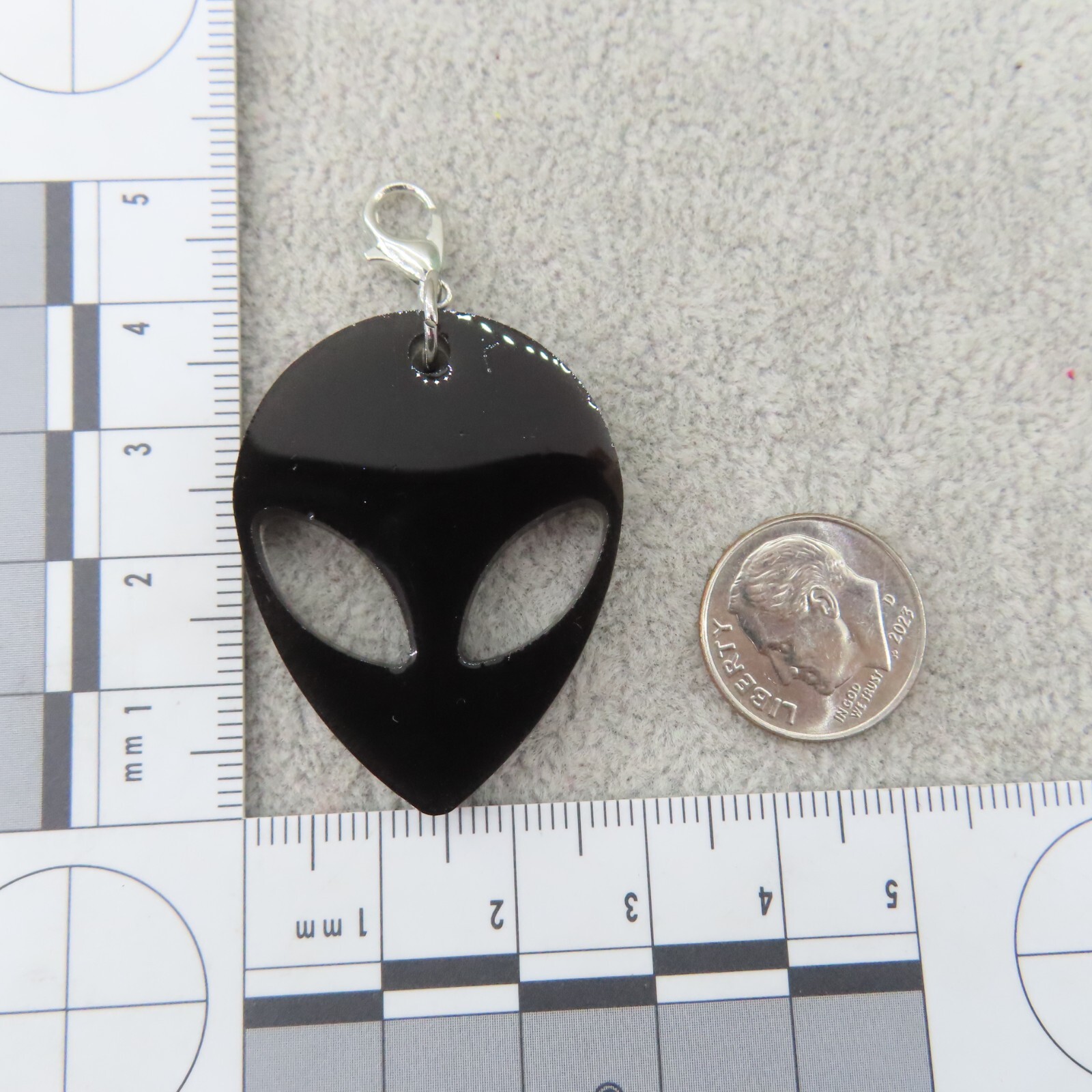 BLACK ALIEN FACE Head Charm Zipper Pull Keychain Add On Clip Planner Journal