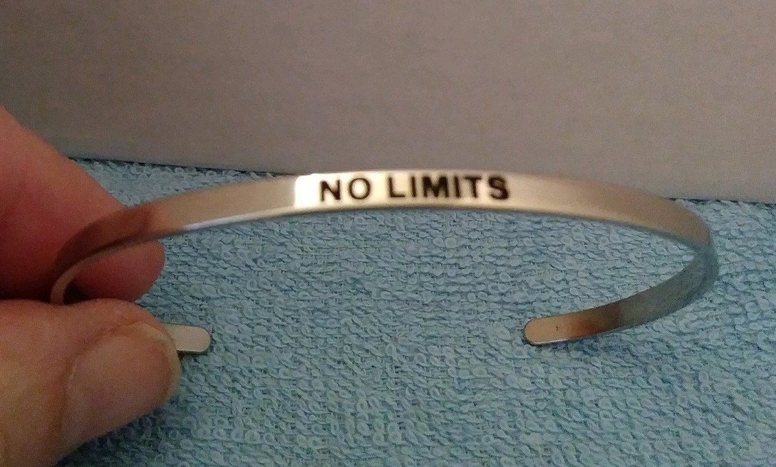 Be A Source Of Inspiration Bracelet “No Limits” Playtex Sport