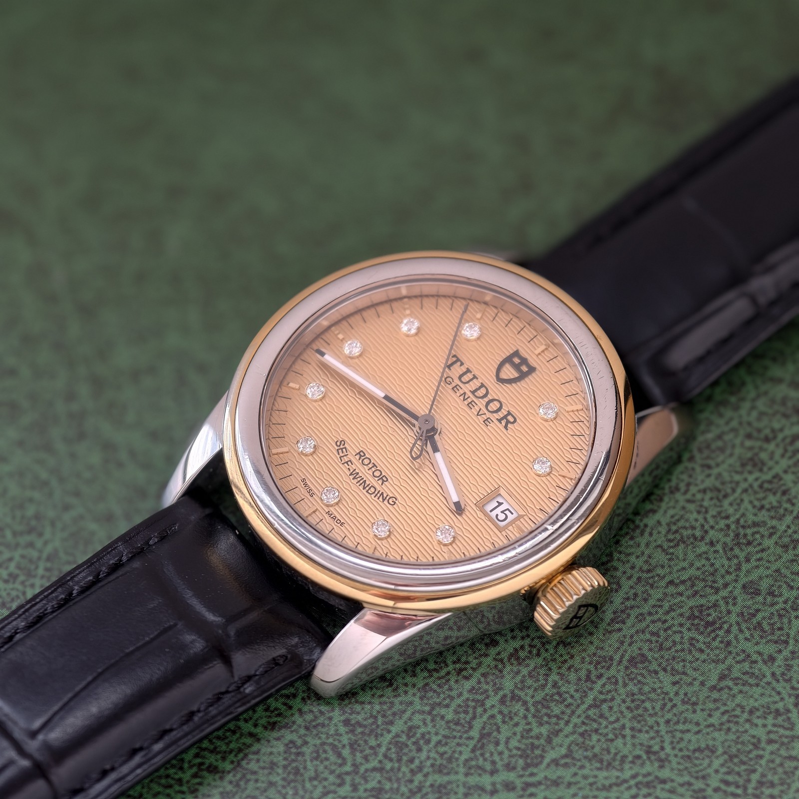 Tudor Linen Champagne 10-Diam Glamour M55003-0068 Men’s Watch Automatic 36mm