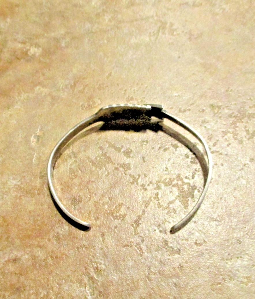 PETITE / SMALL OLD 1950’s Navajo Sterling Silver Stamped Design ARROW Bracelet