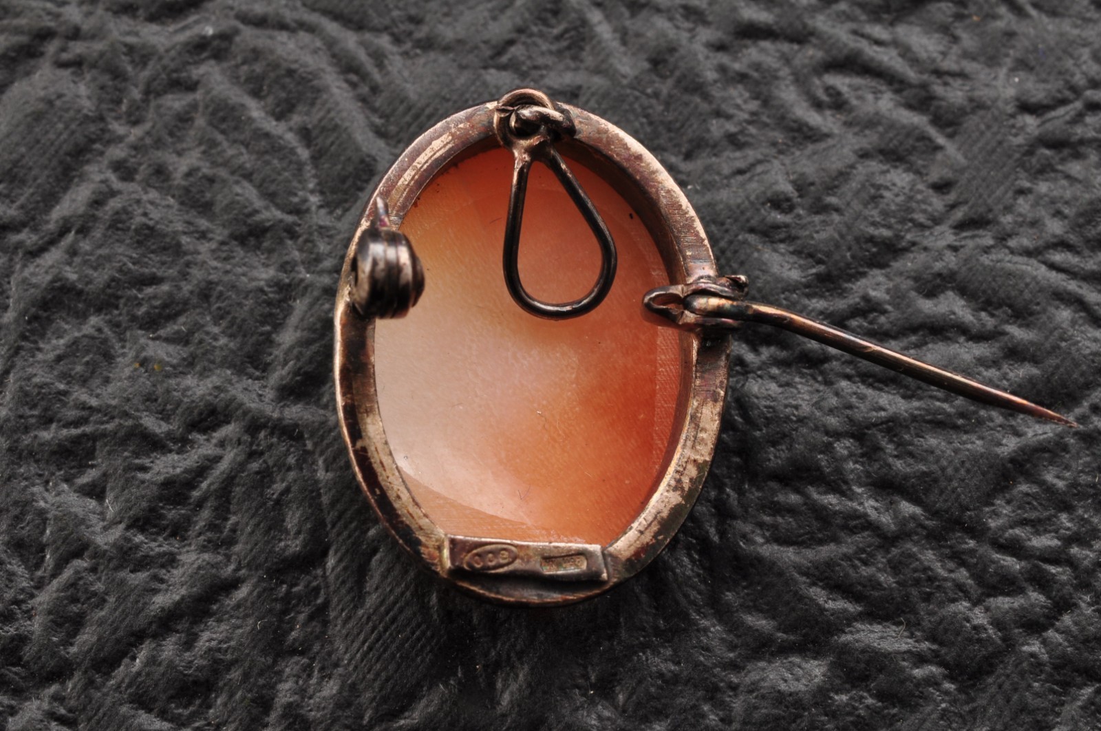 3 items vintage 925, 800 silver oval shell cameo brown and white (Total 75.5ct).