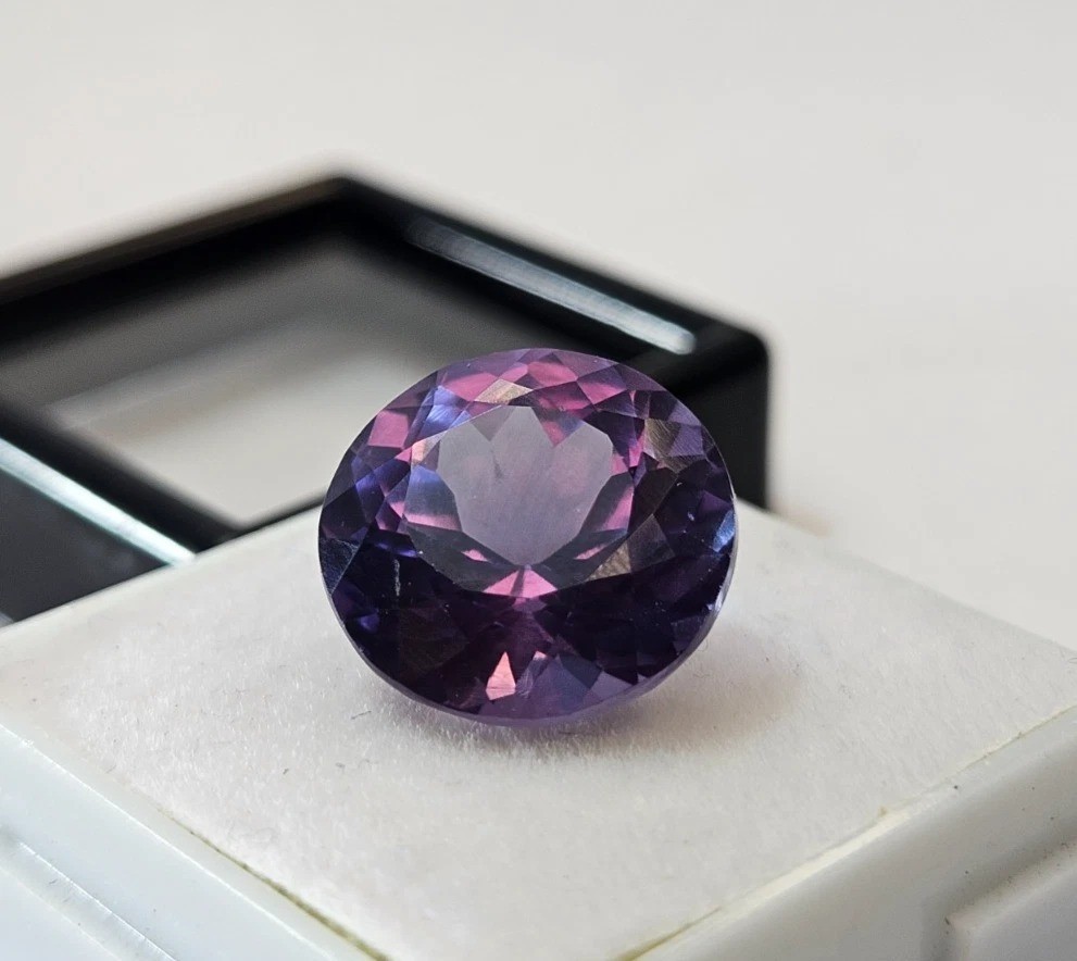 Natural Alexandrite Colour Changing Round Cut 8-10 Ct Loose Certified Gemstone
