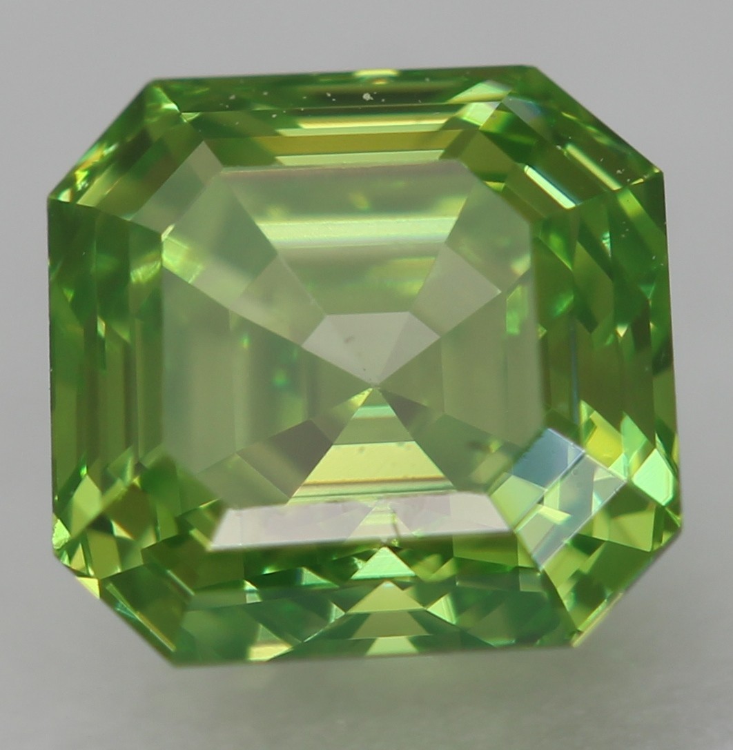 Cert 0.52 Carat Vivid Green VVS2 Asscher Cut Natural Enhanced Diamond 4.53×4.54m