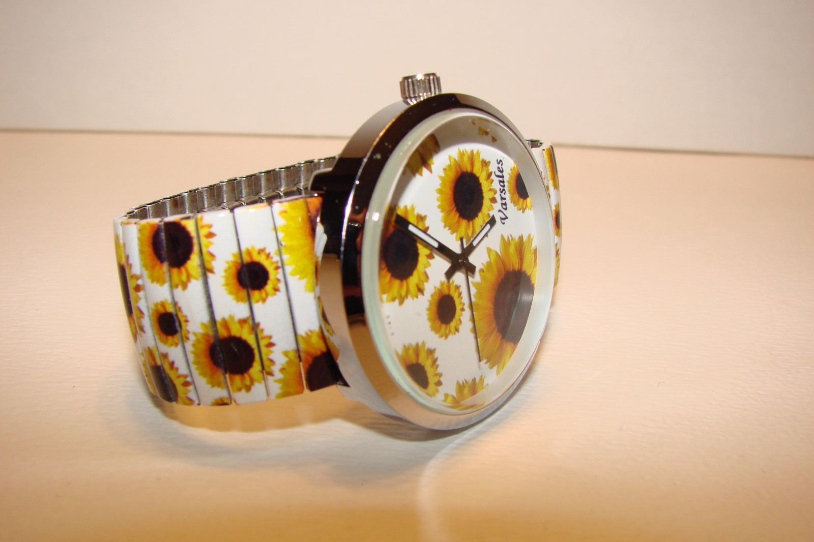 VARSALES WOMENS SUNFLOWER WRIST WATCH WORKING NEW BATTERY