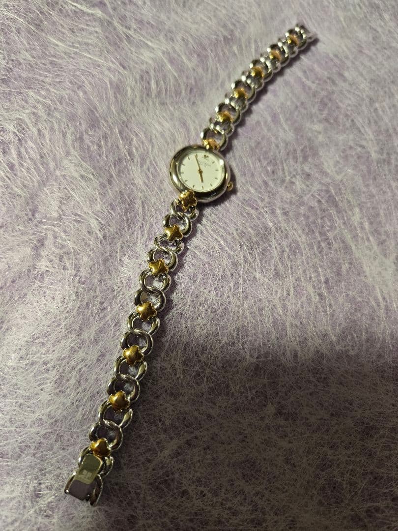 Four watches, including some junk items: SEIKO, GALAXY, Courreges, etc.