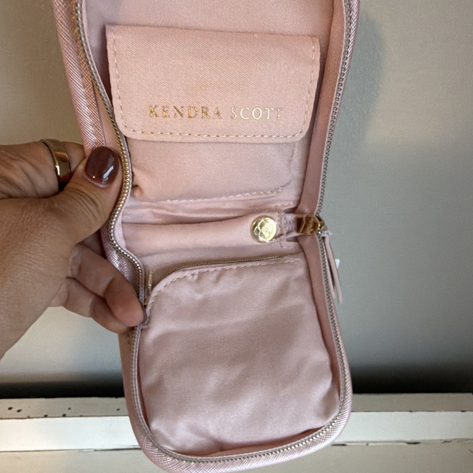 Kendra Scott Pink Travel Jewelry Case Zip-Around Lined Faux Leather 215-16-1120