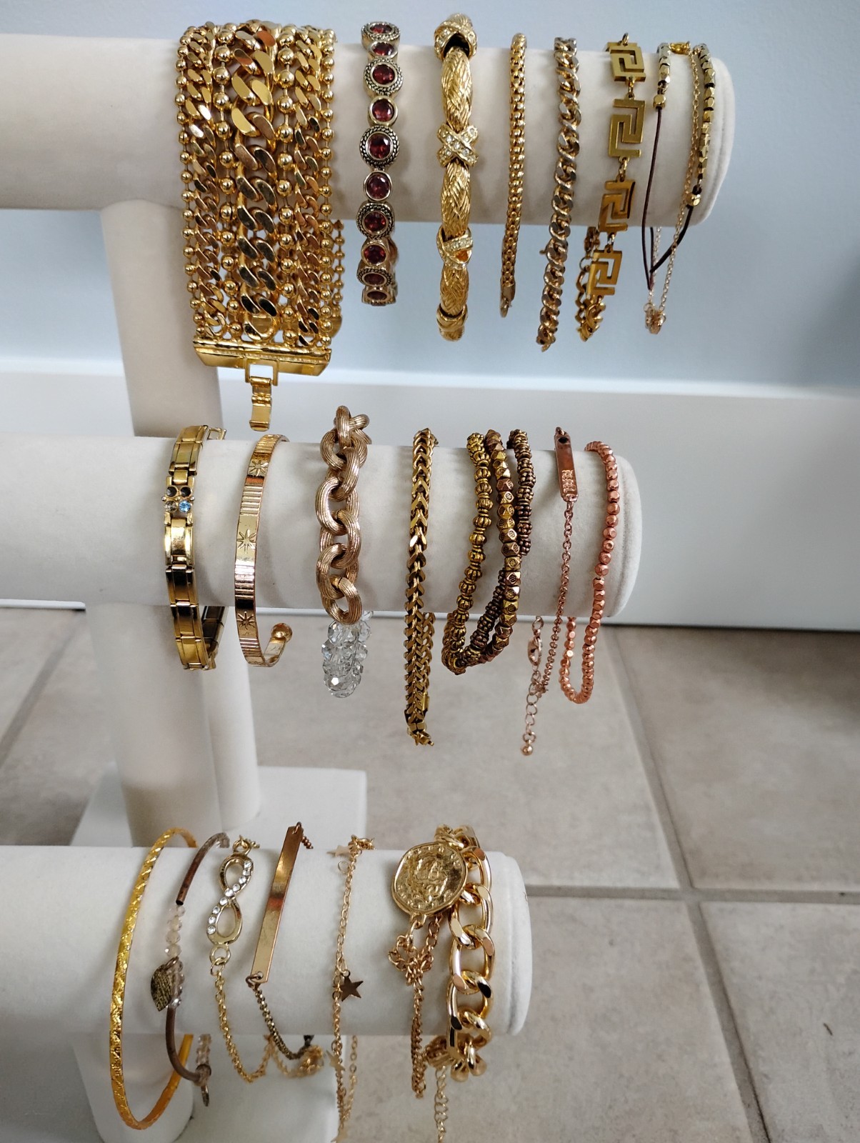 Vintage Lot Of 22 Goldtone Metal Bracelets Quality Greek Key Crystal Coin Chain