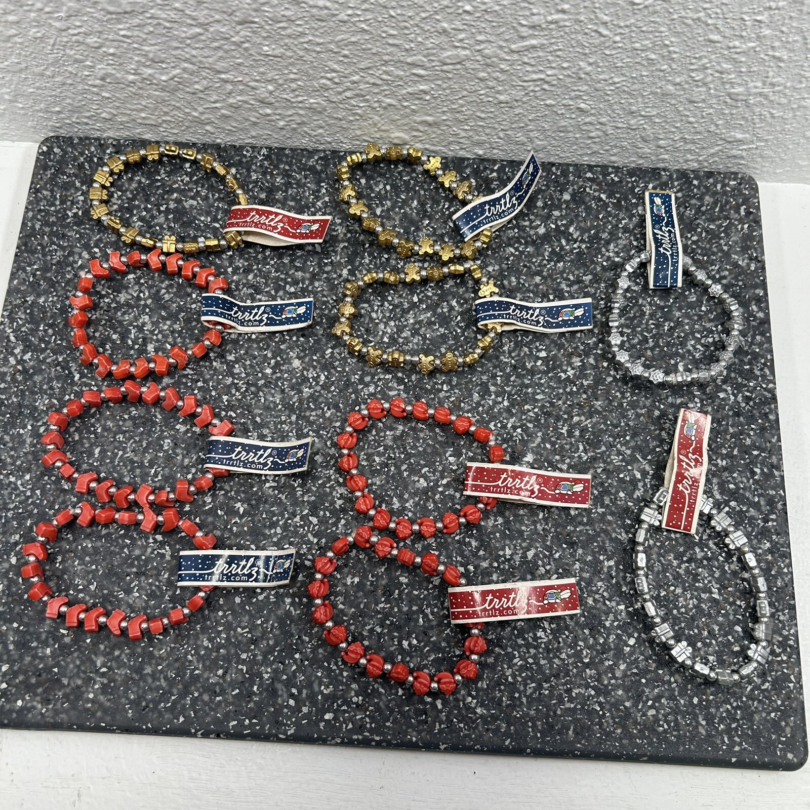 Trrtlz Christmas Themed Stretch Bracelet Lot of 10 6.5 in Expandable