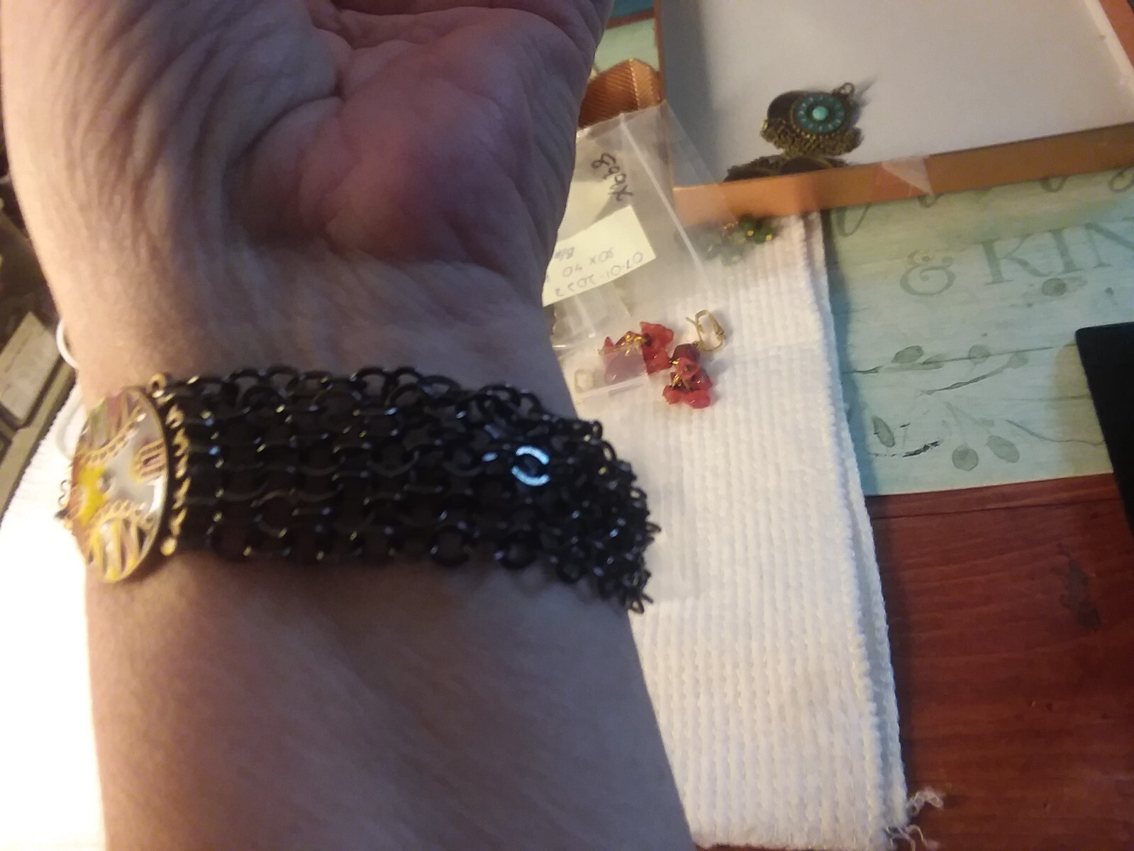 7″ Brass Tone and Black Colorful Fashion Bracelet 07-01-2024