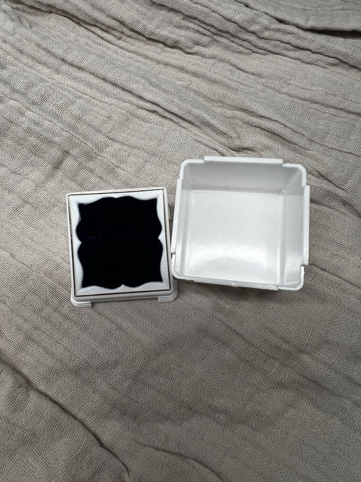 Vintage White Celluloid Plastic Wedding Ring Box Navy Blue Velvet Inside Vtg USA