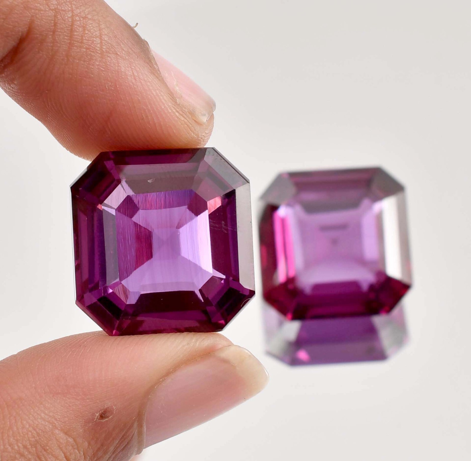 1 Pair 14×14 MM Flawless Natural Color Change Alexandrite Gemstone GIT Certified