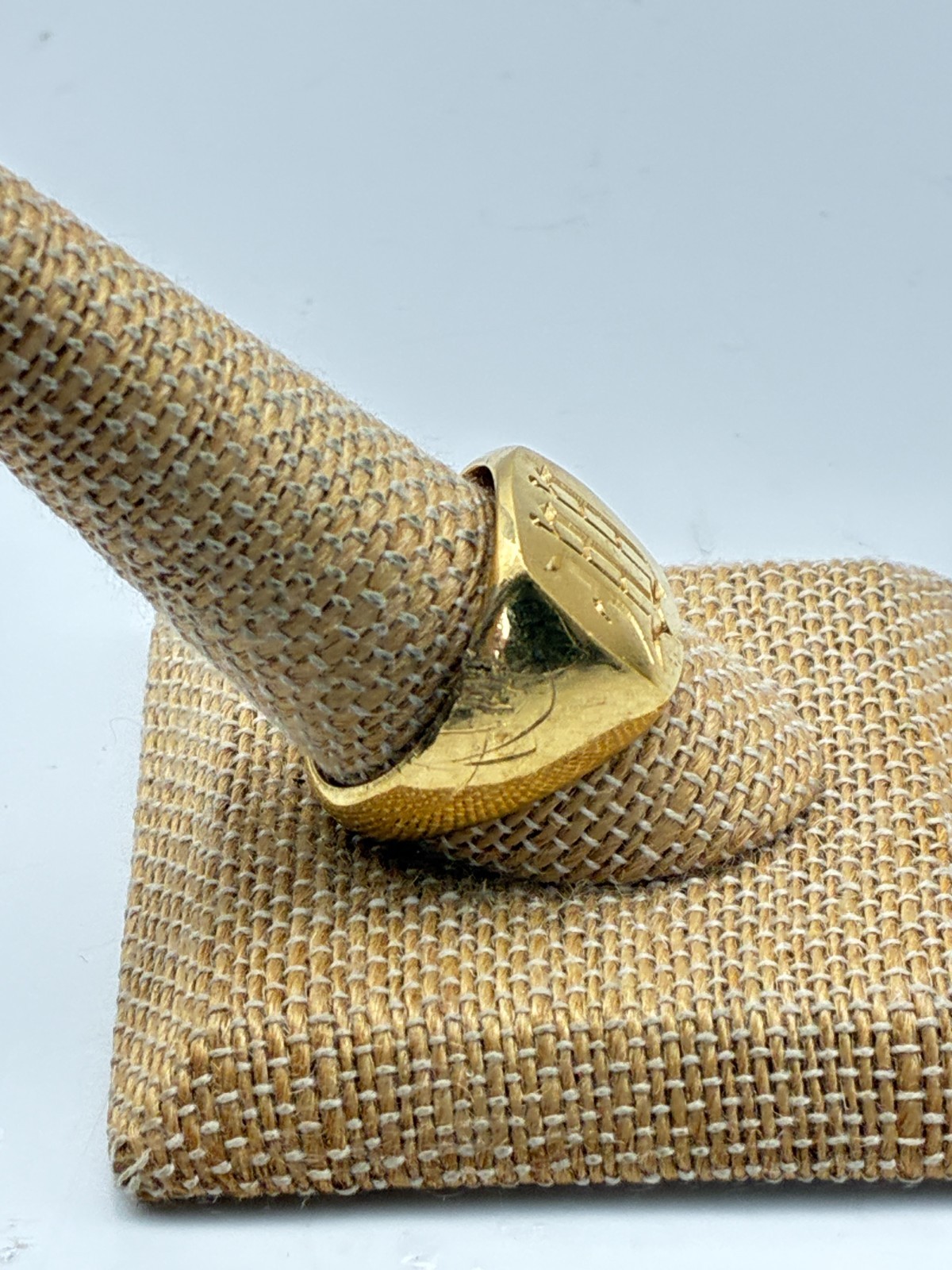 Vintage ArtCarved Signet Ring Gold Tone Engraved Watson Johnson 1985