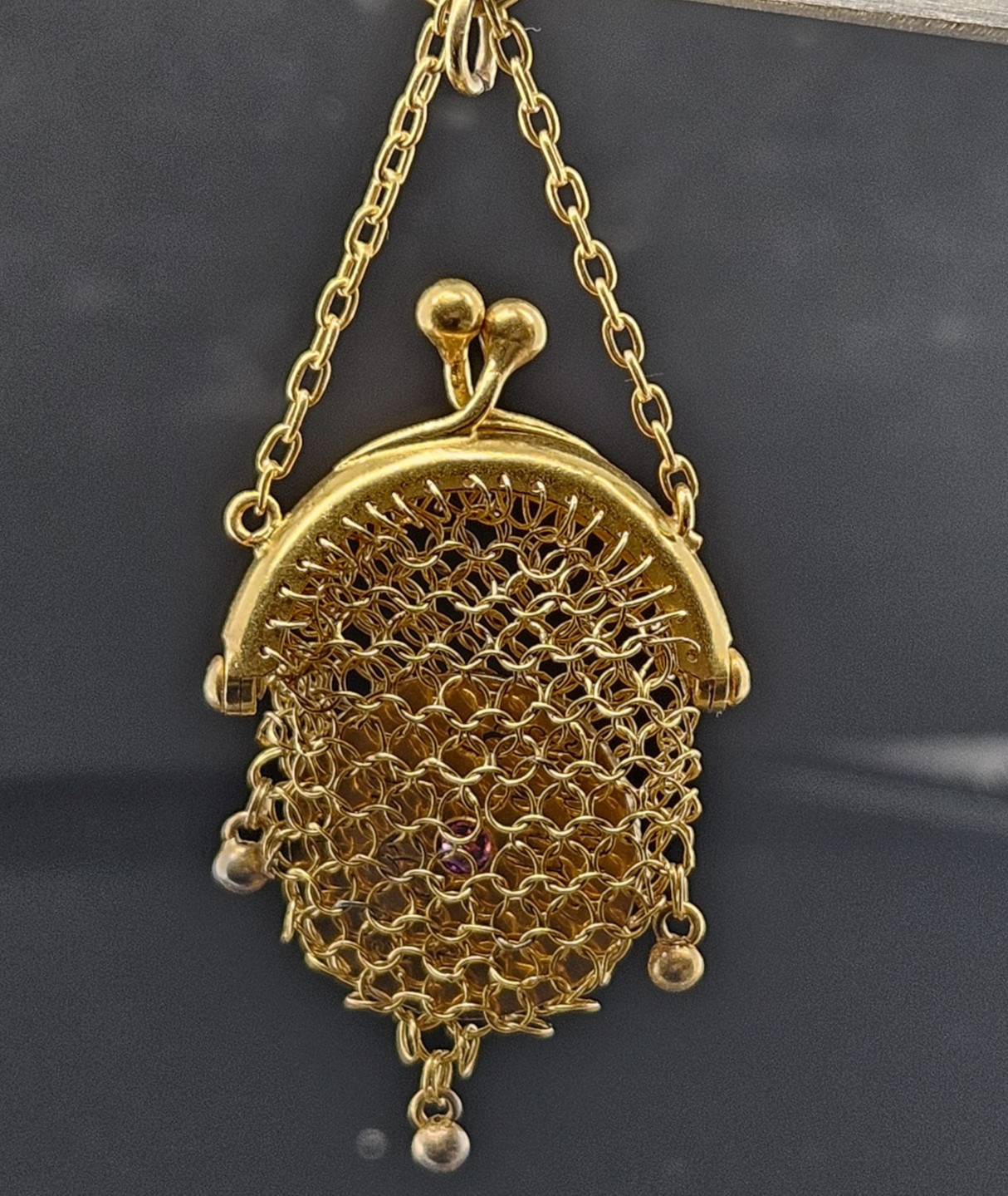 18K Gold Antique Mesh Purse Good Luck Love Token Coin Inside Charm Pendant 1905