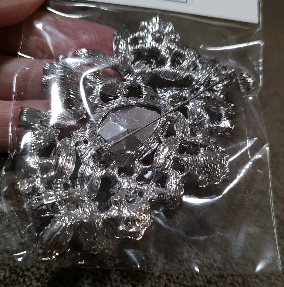 New Vtg. Victorian Look Charming Charlie Large Blingy Rhinestone Brooch GLAM NOS