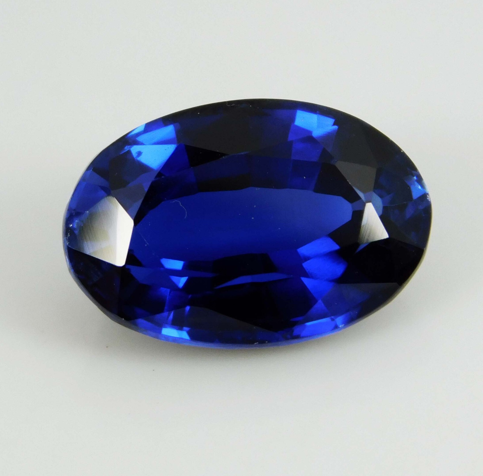 Certified 7.85 Ct Natural Kashmiri Blue Sapphire Oval Cut Loose Gemstone