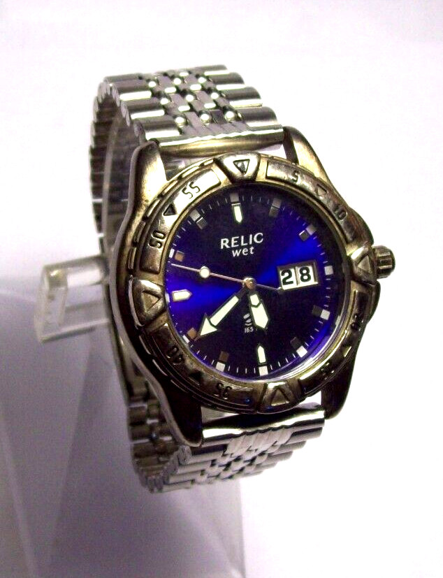 Relic Wet Deep Blue Mens Swiss Watch Easy To Read Date WR 165′ Looks Runs Great