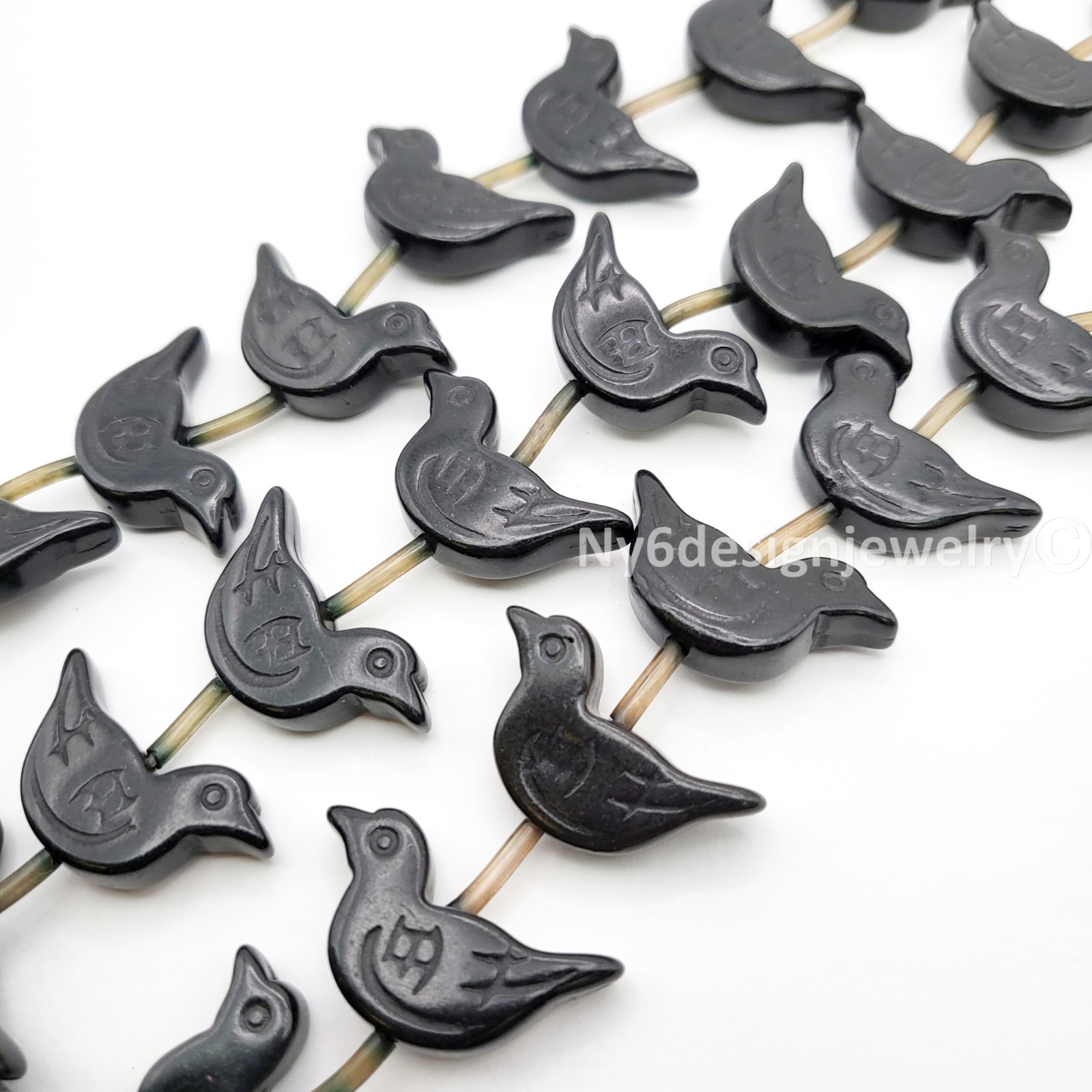 Carved Howlite Zuni Bird Animal Beads Charm Magnesite Turquoise Bird 15″ Strand