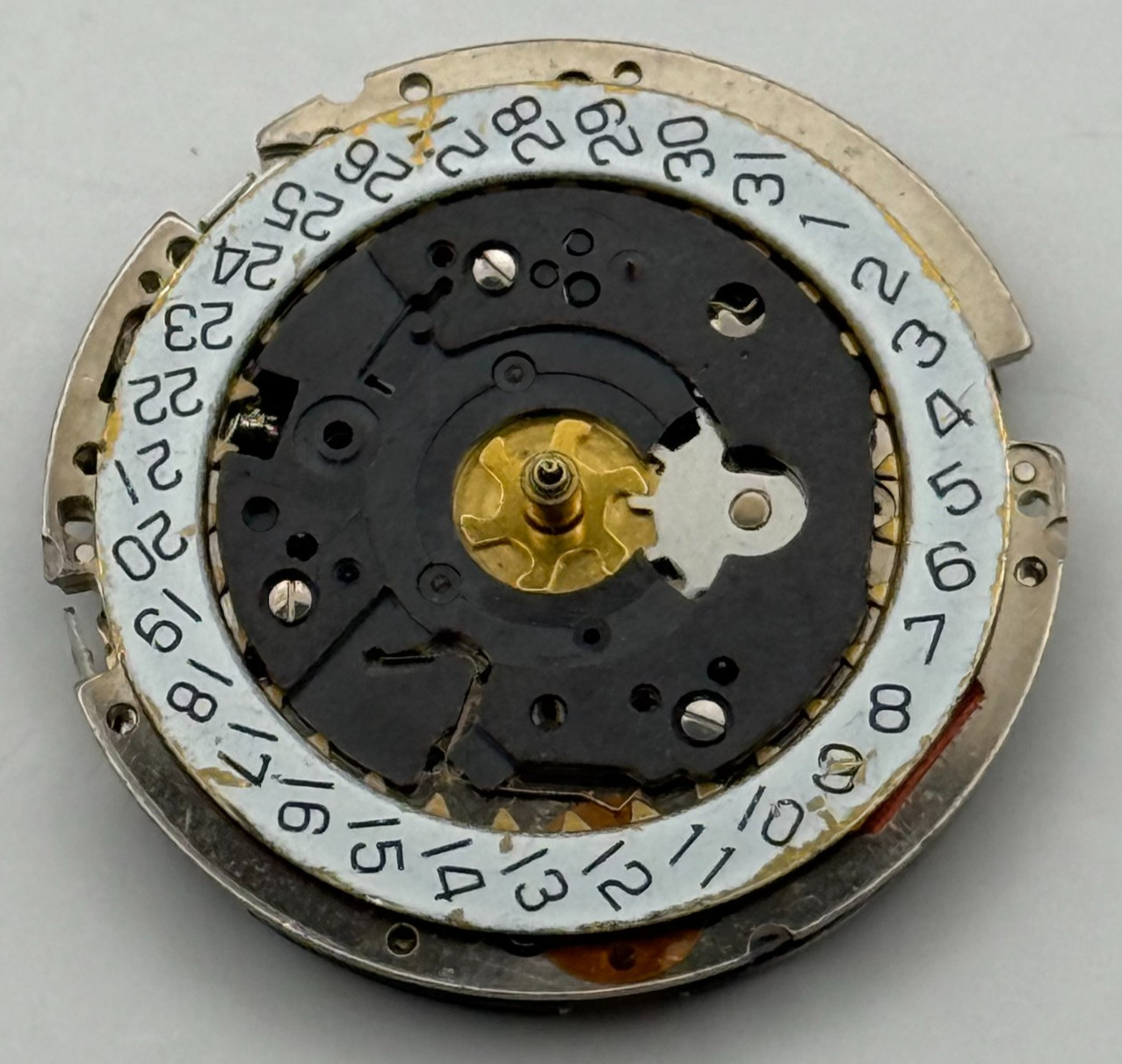 ISA 8172 Watch Movement Quartz Swiss Date 3 Jewels Vintage Parts Repair 26.1mm