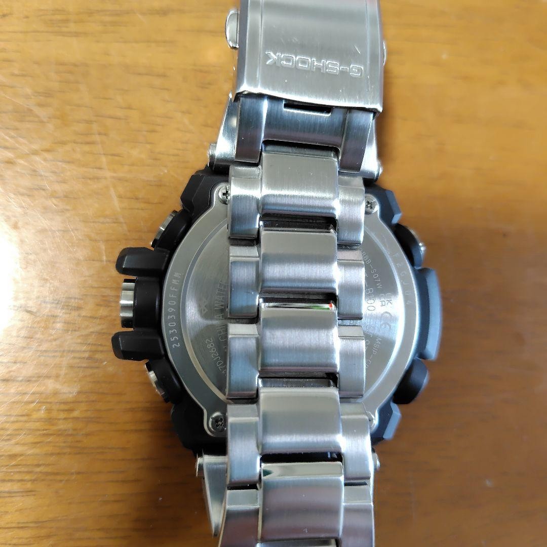 Radio solar Operational G SHOCK GST B100D 1AJF wristwatch
