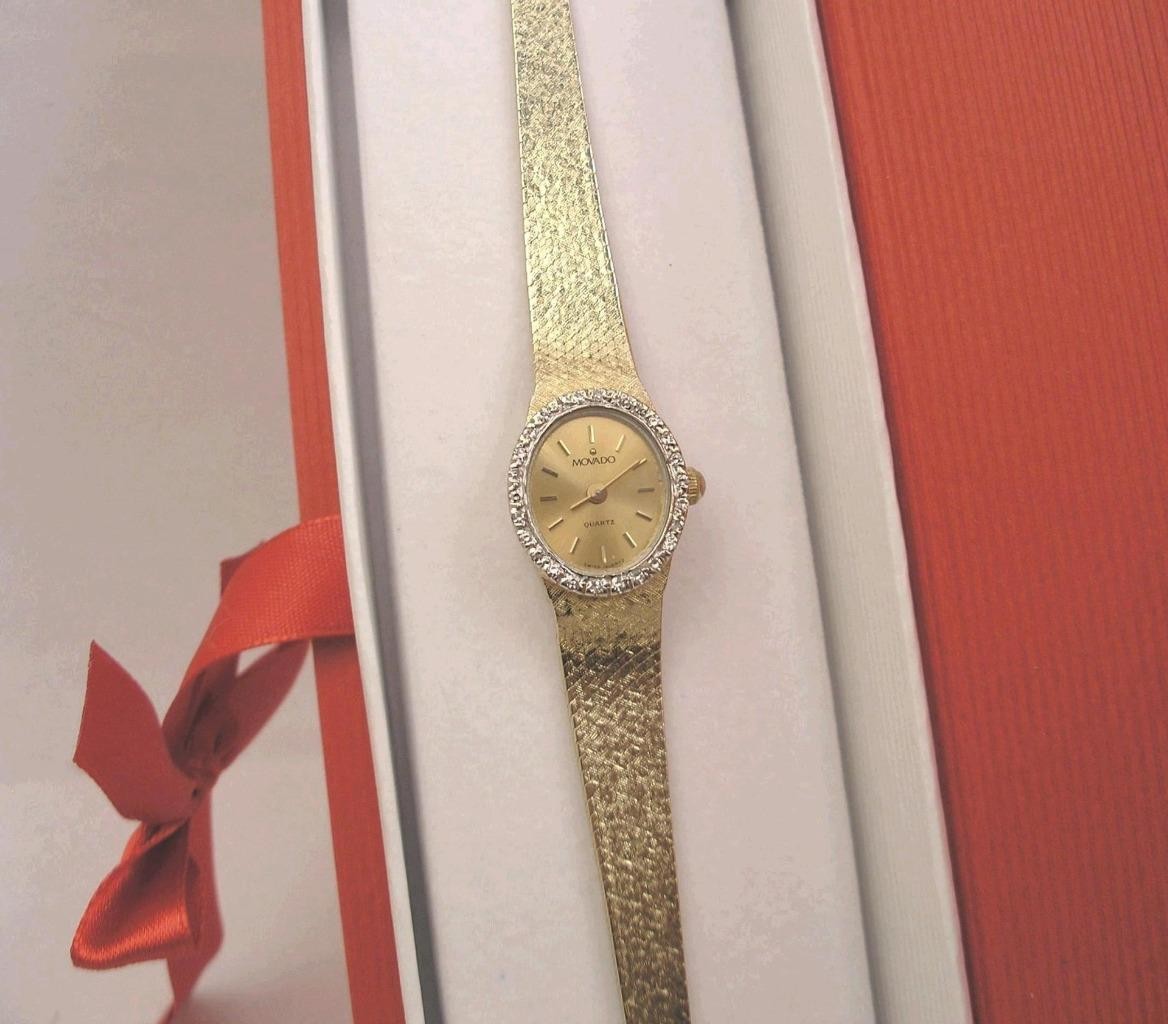 B56 Movado Ladies 14 K Sold Gold Case & Bracelet Swiss Quartz Wrist Watch w Box