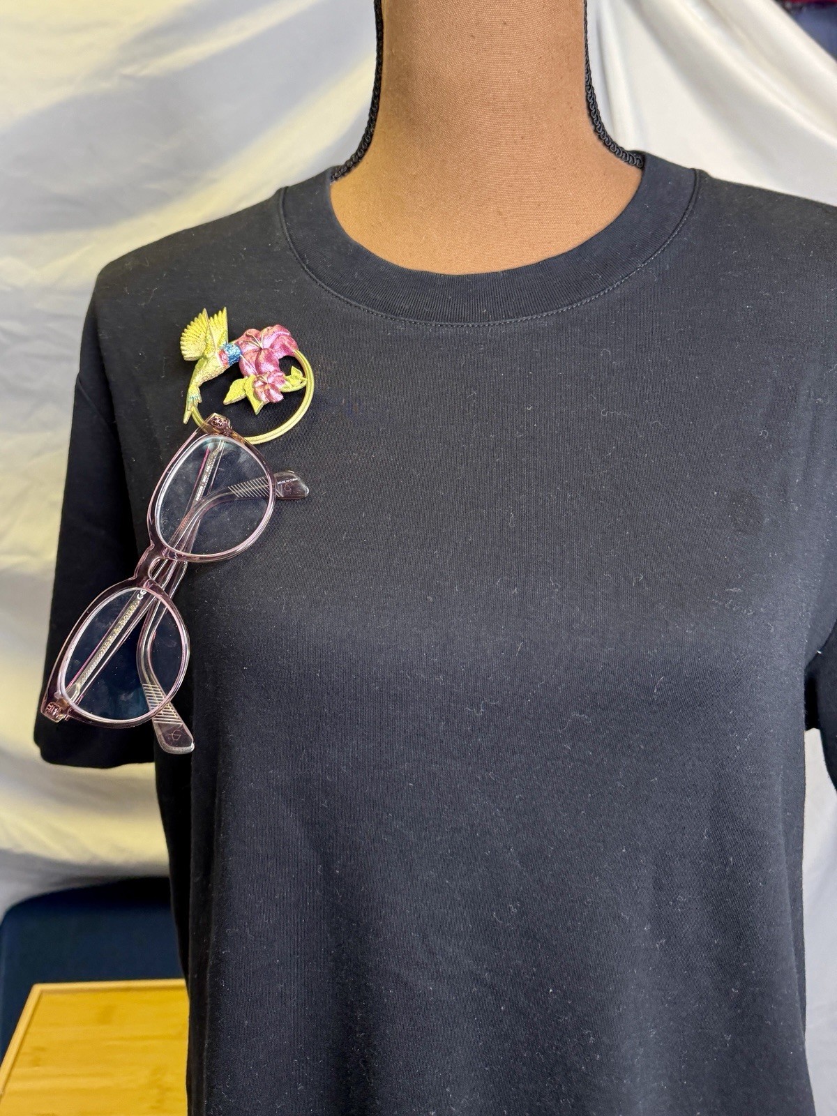 Artist Hand-painted Printed Polyamide Magnetic Hummingbird Brooch Glasses Holder