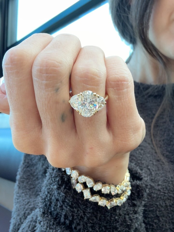 Luxury 6.60 Ct Oval Cut Lab Grown Diamond Engagement Ring Solid 14K Yellow Gold