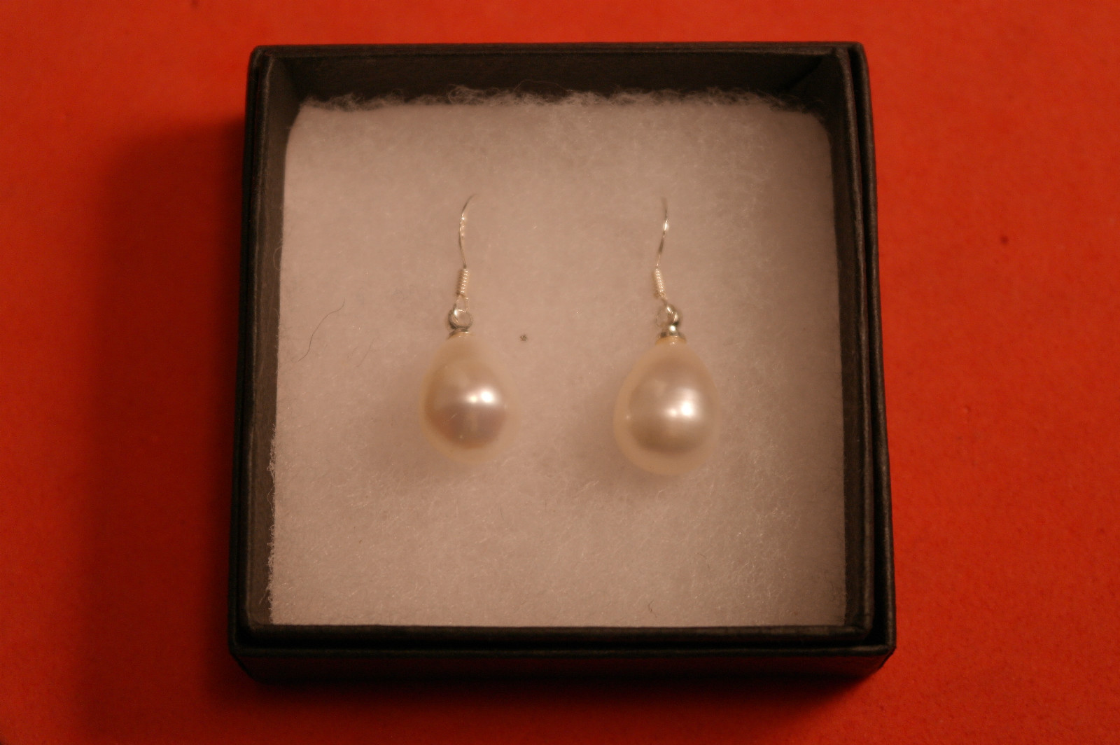 Beautiful Silver Earrings With White Freshwater Pearls 2.7 Gr 1.3 Cm.Wide +Hook