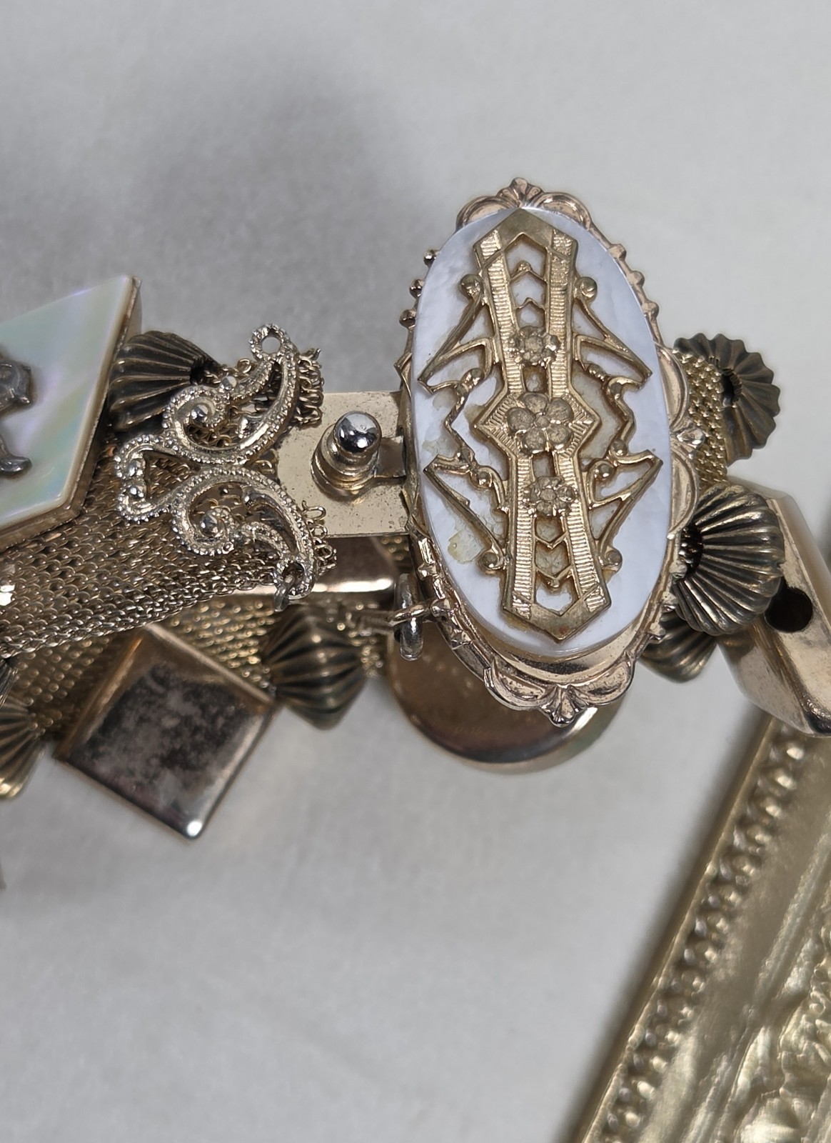 Vintage VICTORIAN ABALONE Goldtone MOTHER OF PEARL Charm Mesh BRACELET 7.5″L