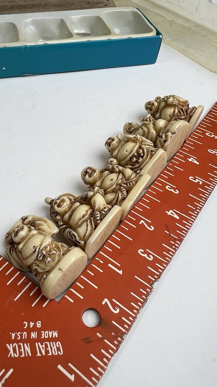 6 Piece Resin White/Brown Carved Buddha Face Head Pendant Amulet Necklace 🤎