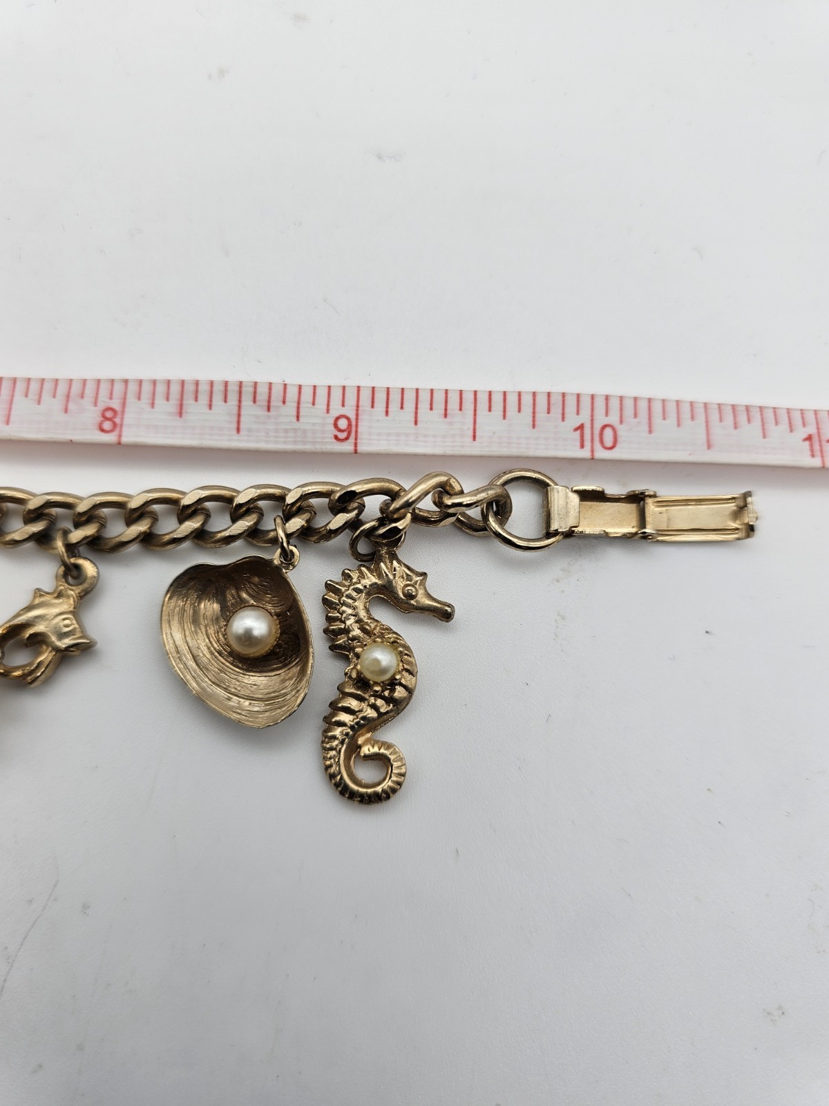 Vintage Gold Tone Sea Life Charm Bracelet 6.75″ Nautical Fish Starfish Seahorse