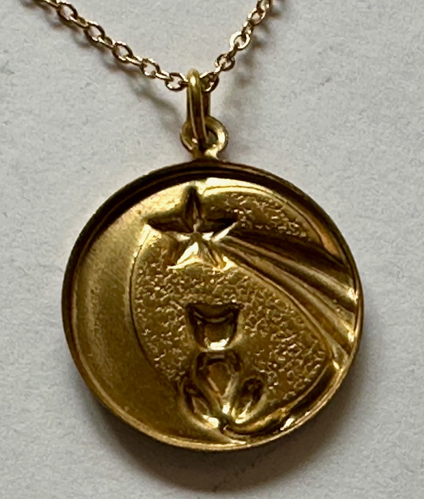 Cat sit on moon looking at shooting star pendant brass 3/4 of 1″ necklace 18″ GP