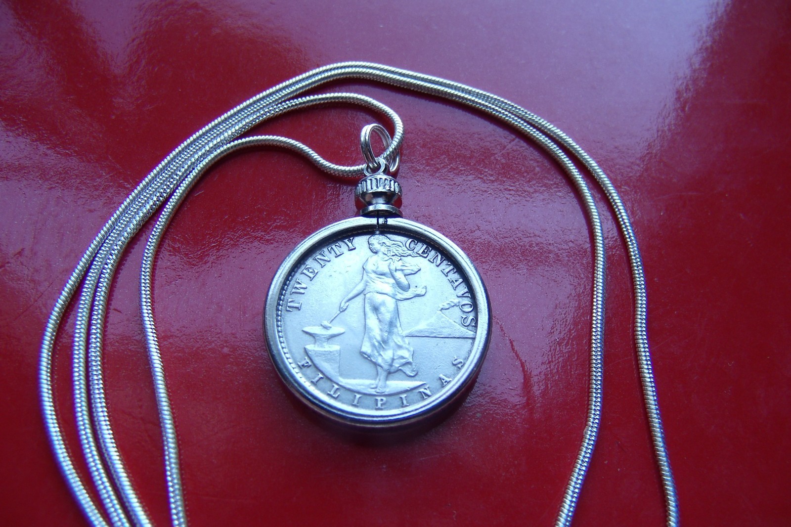 1944 – 1945 Philippines Silver Lady Victory Bezel on 24″ 925 Silver Snake Chain