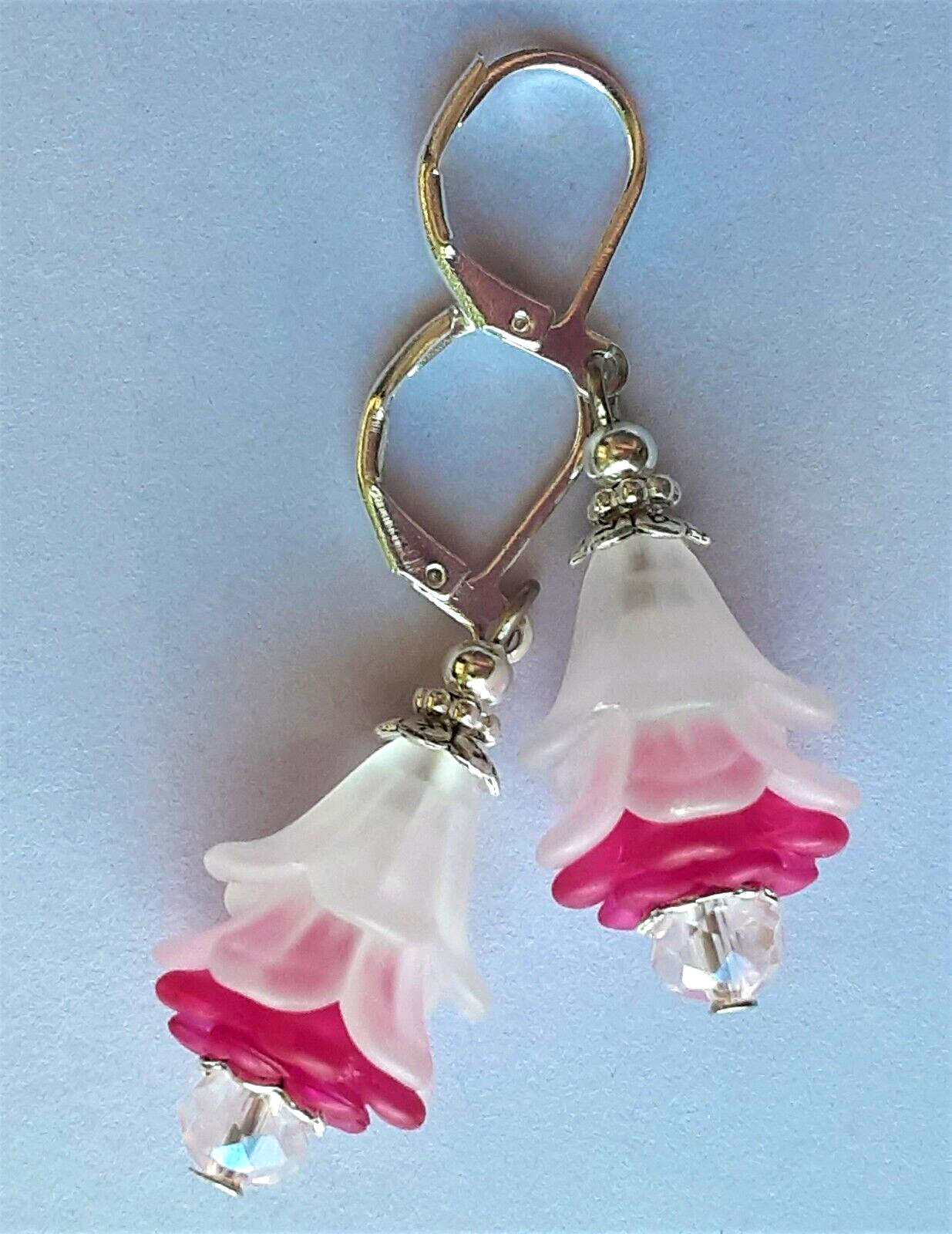 WHITE DARK PINK Acrylic FLOWER Faceted PALE PINK CRYSTAL earring SP LEVERBACK XX