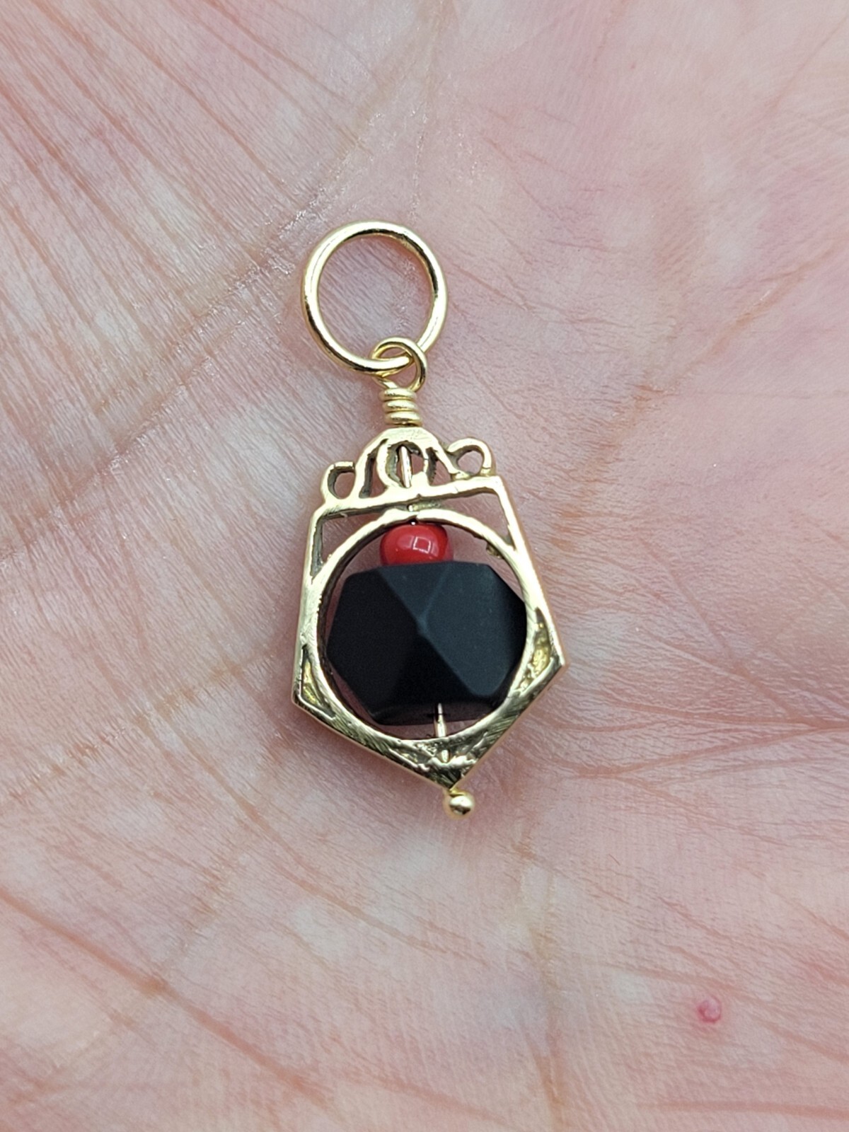 Vintage 14K Genuine Azabache Jet 6mm Bead Pentagon Shape Pendant