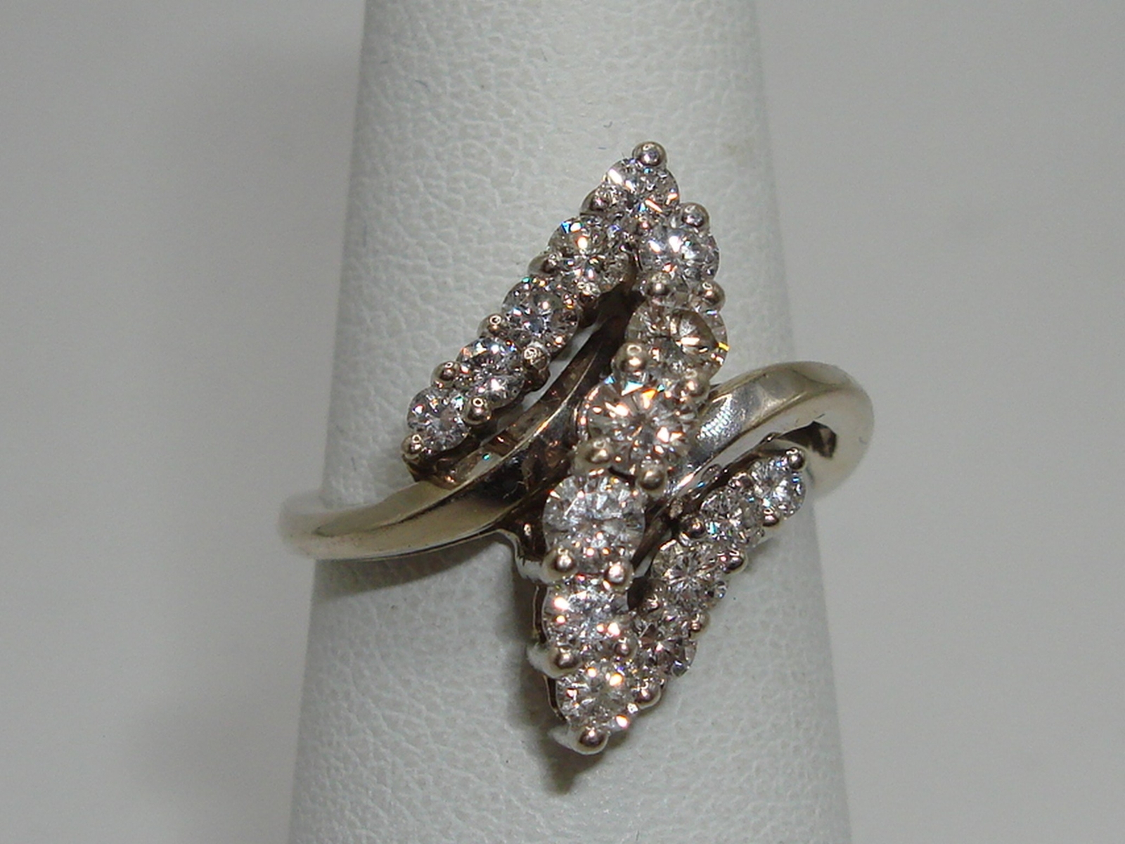14K SOLID WHITE GOLD APPROX. 1 CTW BRILLIANT DIAMOND COCKTAIL RING! SZ 6