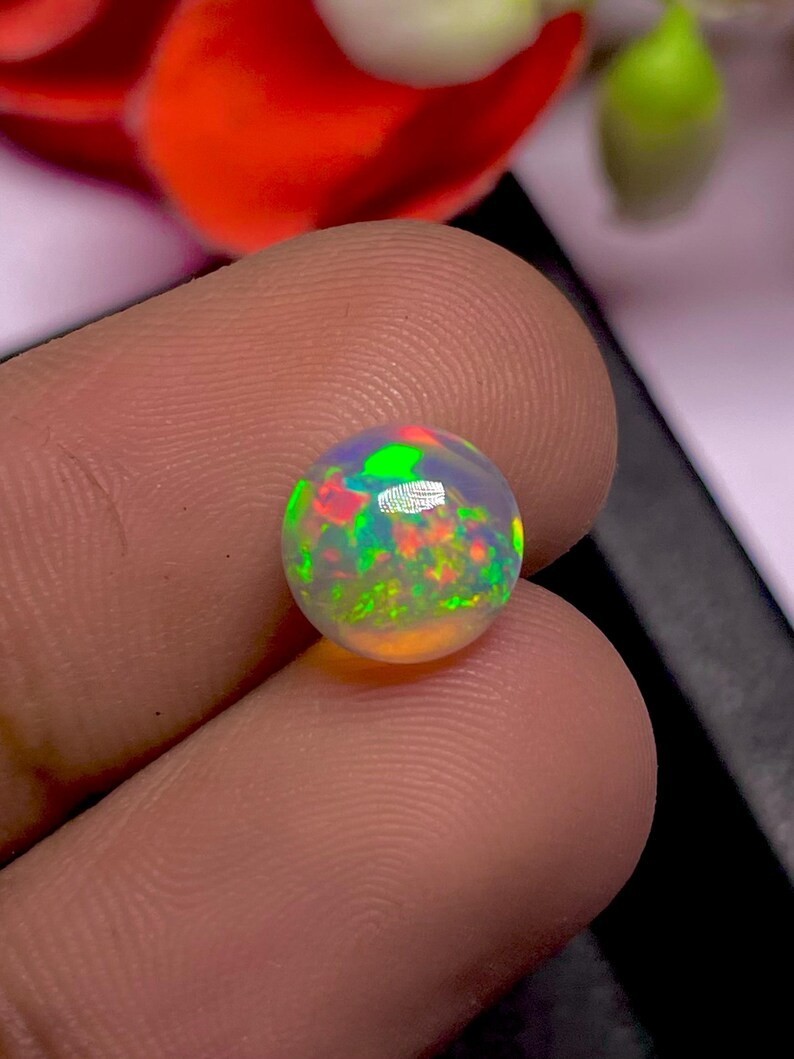 Fire Ethiopian Opal Cabochon: Round Multi-Fire Gemstone (8x8x3.60-MM)