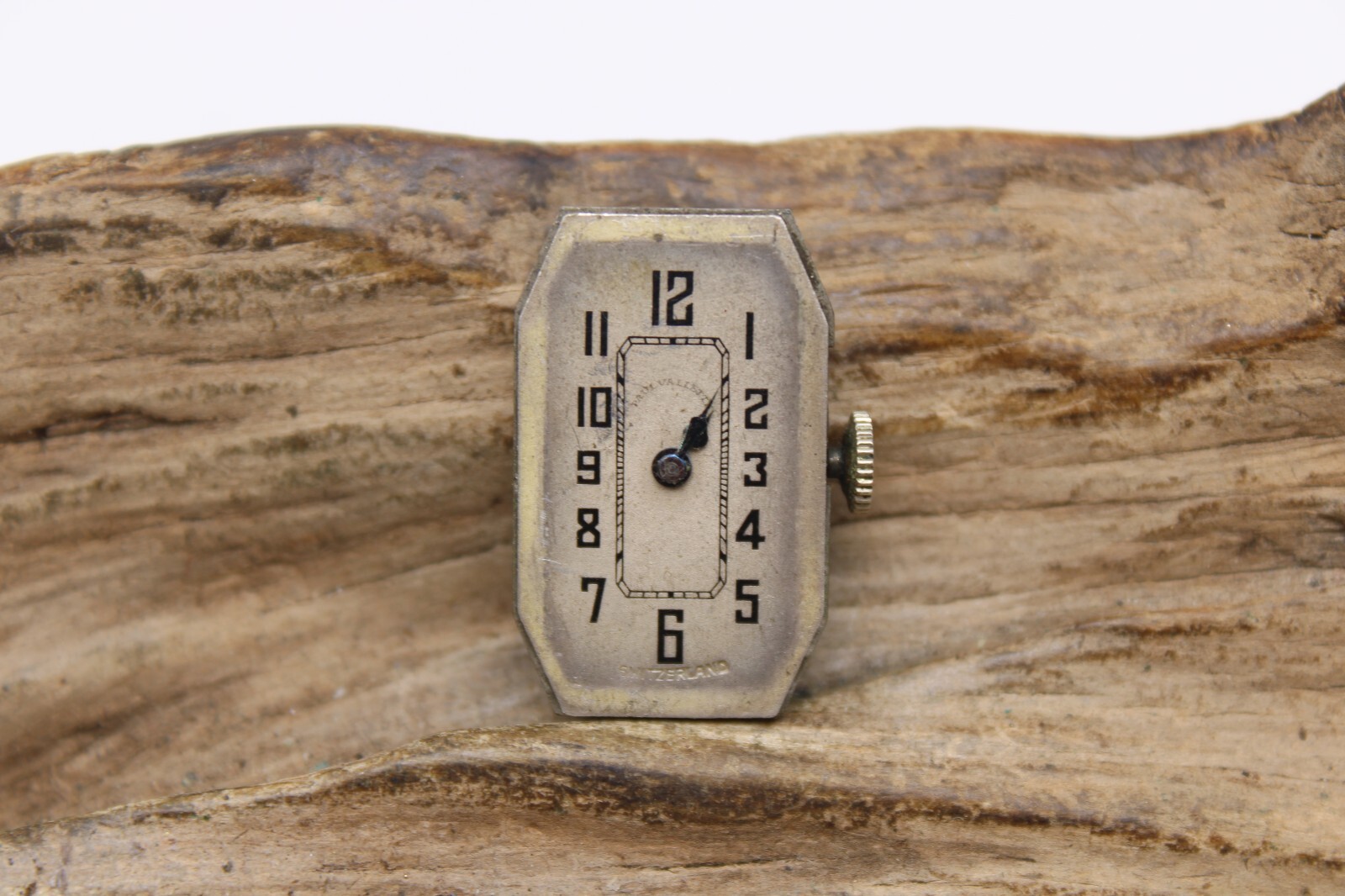 PAUL VALLETTE WATCH MOVEMENT SWISS 15j 75416 15.3×24.7mm RUNS (F4G2)