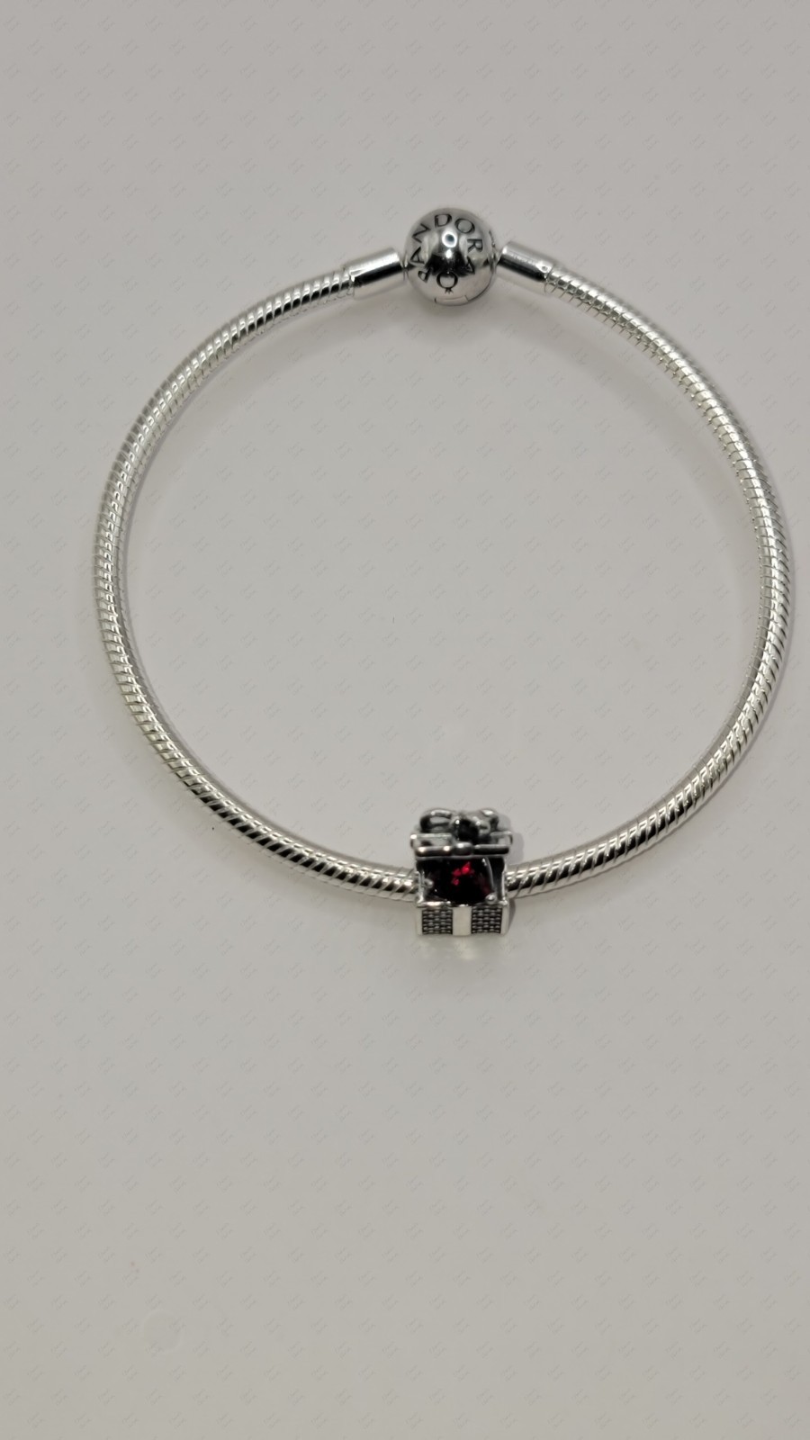 Authentic Pandora Moments 7.9″ (20cm) Bracelet & Sparkling Gift Box Charm w/Box