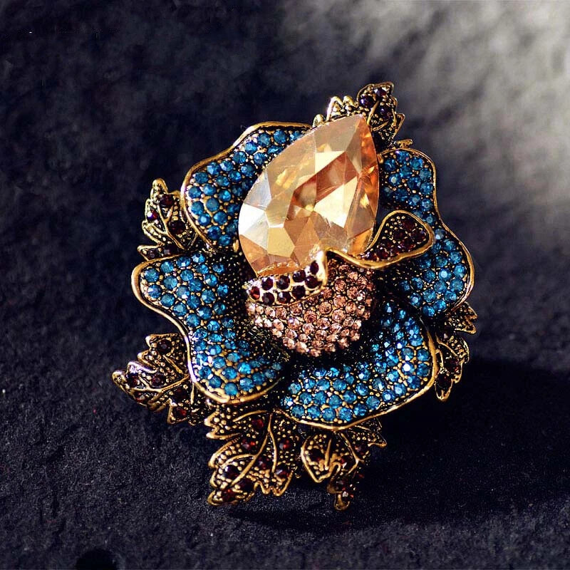 Women Fashion Luxury Crystal Flower Brooch Rhinestone Suit Clothing Jewelry