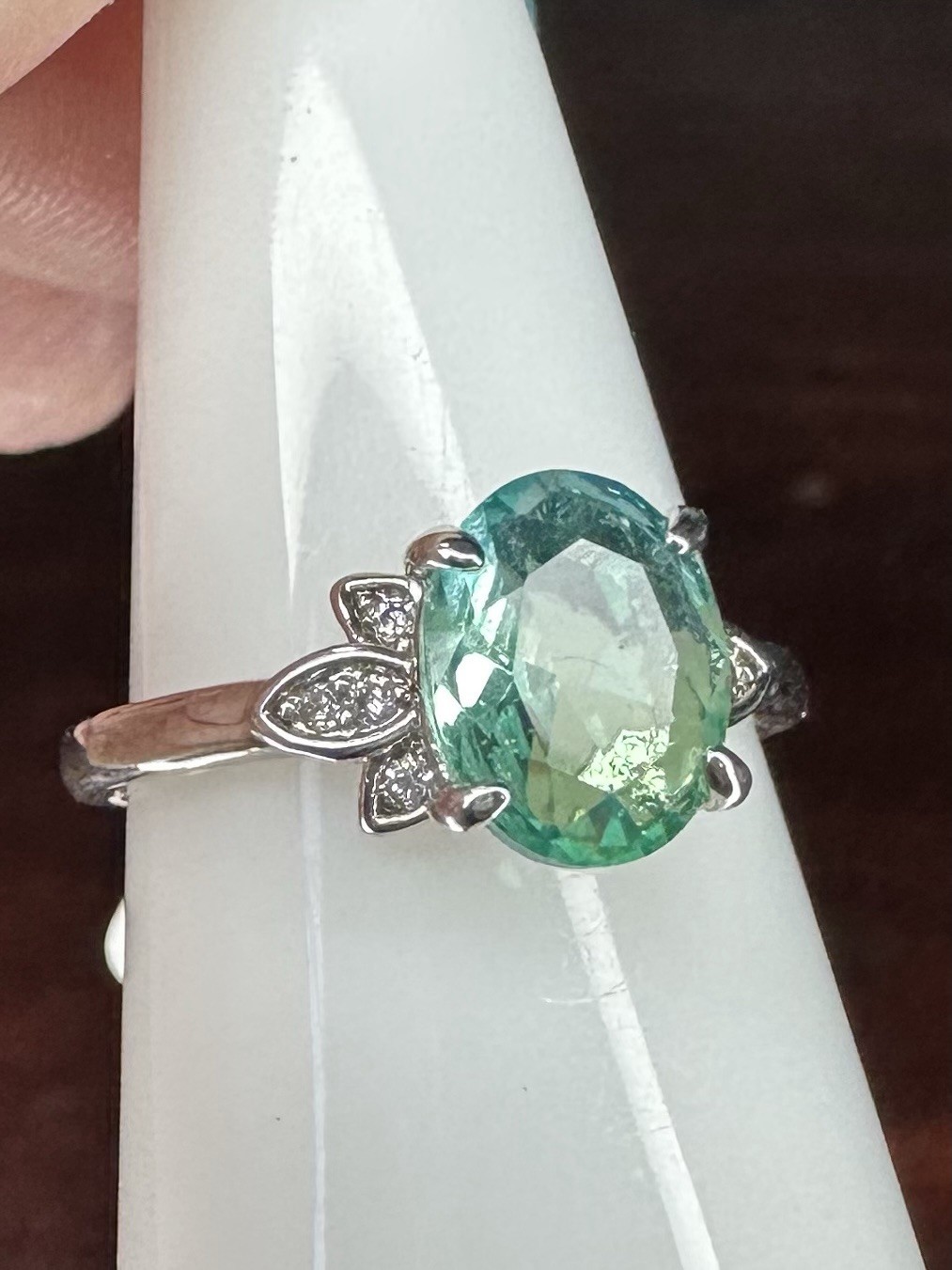 Bomb Party Ring- Retro- 2934- Lab Created Lime Ombré- Size 7- Rhodium Plated