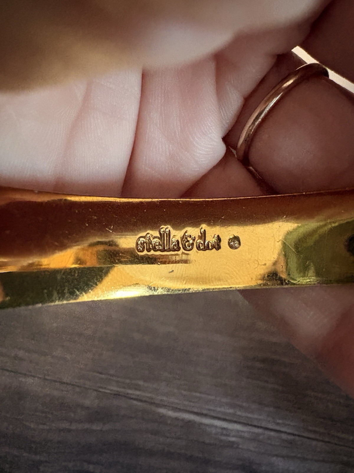 Stella & Dot Breezeblock Enamel Bangle & Gold Tone Buckle Bracelet Stack Set