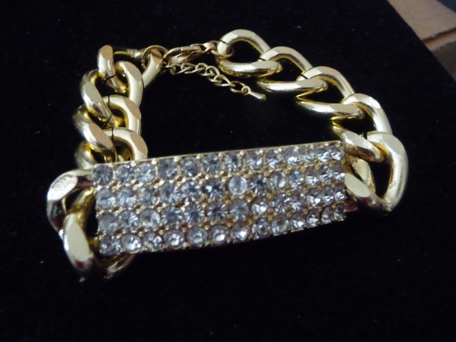 RHINESTONE I D GOLD TONE CHAIN LINK 7” L X 1/2” W BRACELET #28/15