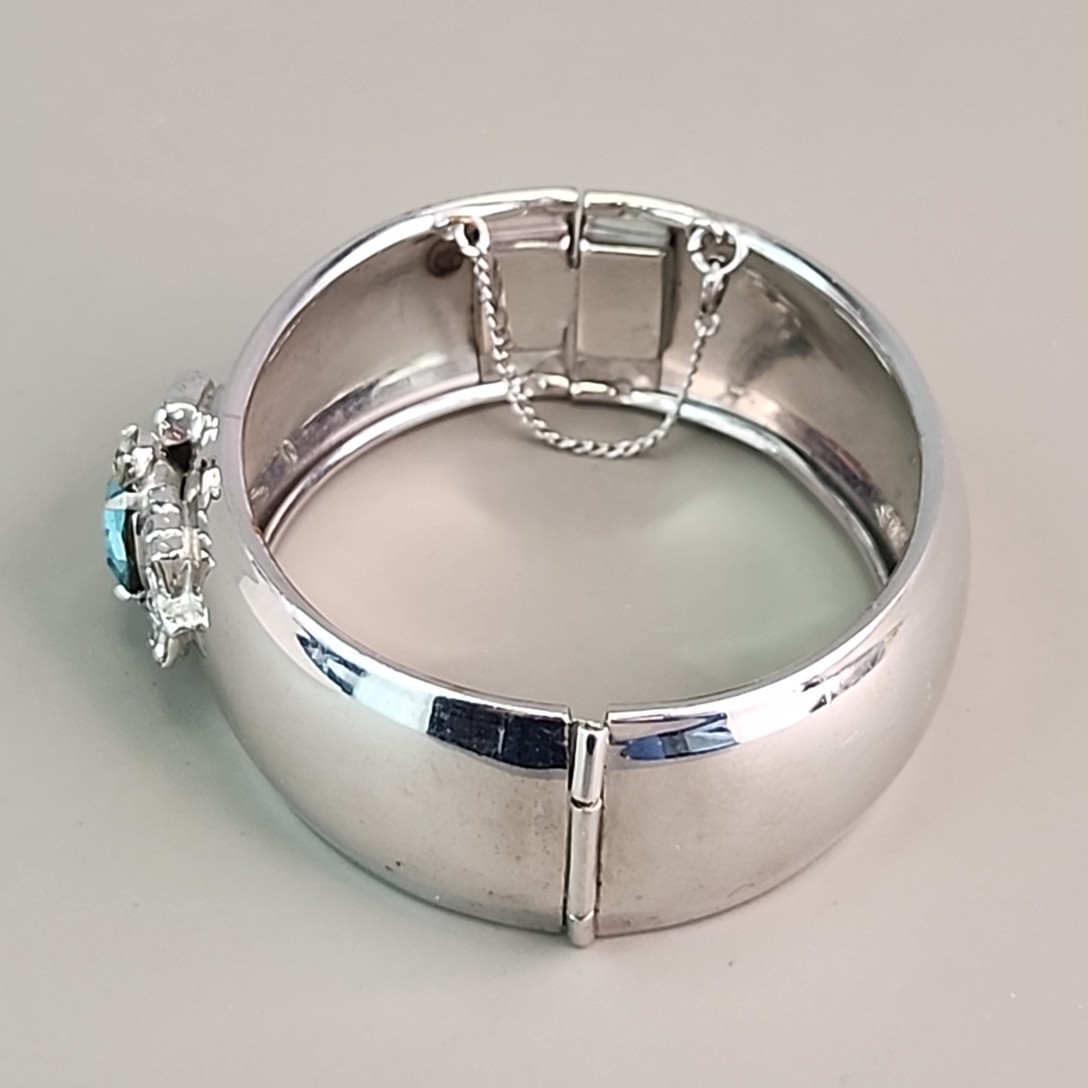 Vintage Hinged Bangle Bracelet Blue Rhinestone Silver Tone Signed 6.75″