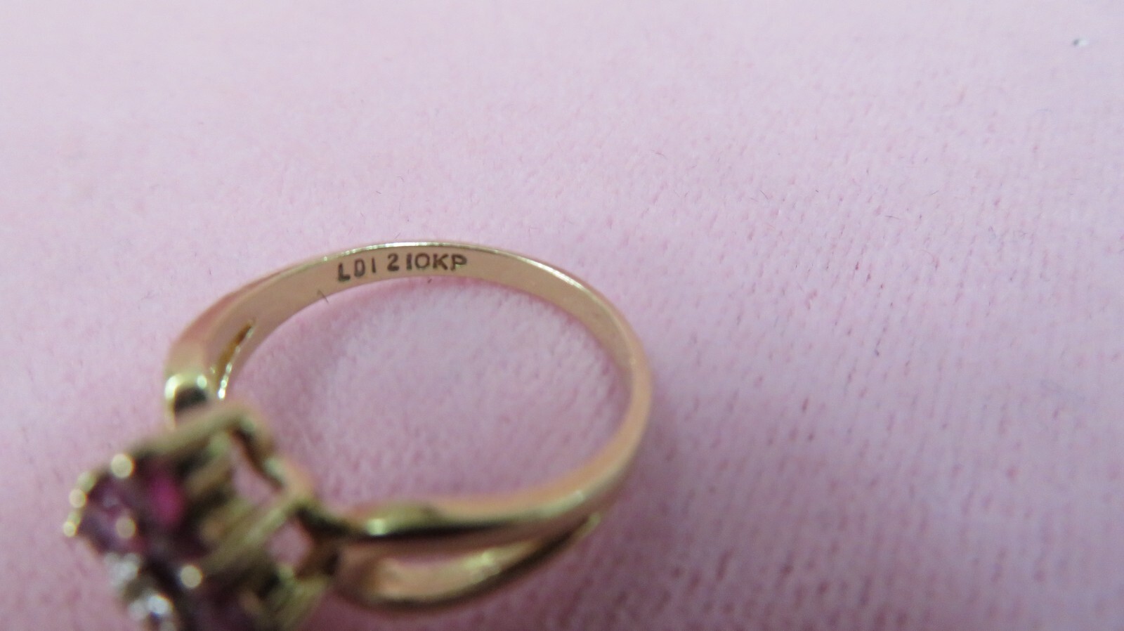 10K Solid Gold Ruby Diamond Band Ring Size 5.75 / 2.53 Grams