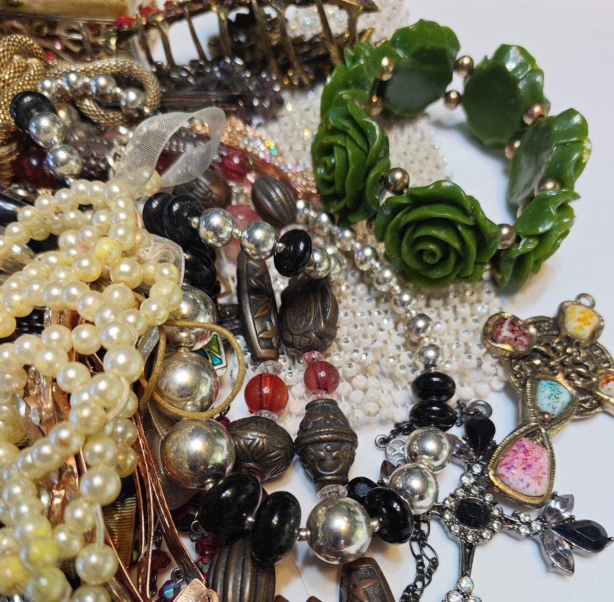 4 Lbs Bulk Women’s Jewelry Bracelet Necklace Beads Rings Earrings Misc vintage