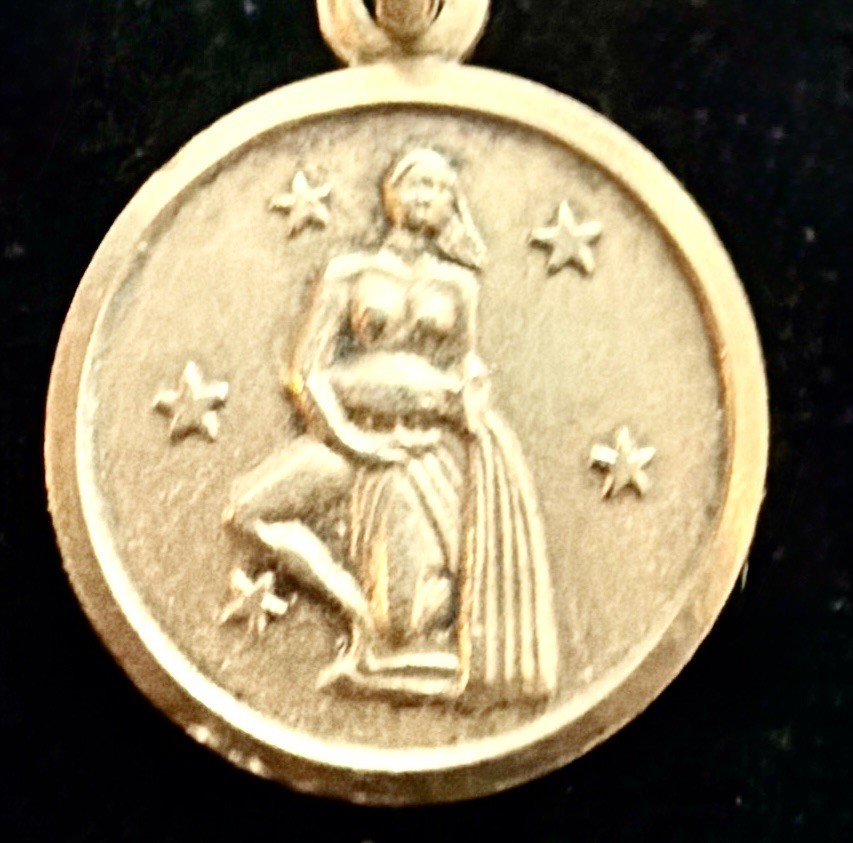 Vintage Collectible 14k Solid Gold Zodiac Aquarius Charm Pendant Necklace Italy