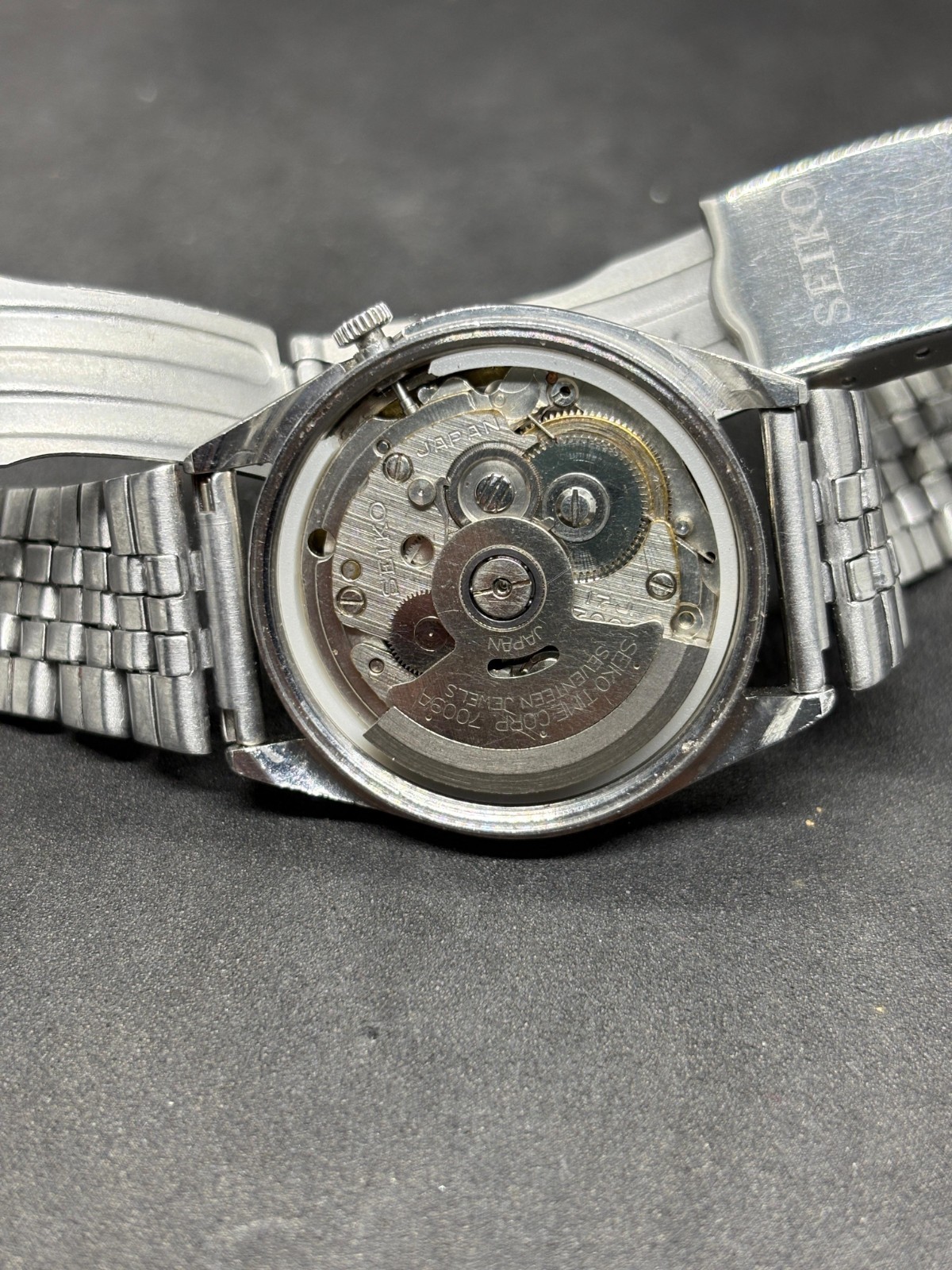 Vintage Seiko 5 Automatic Day/Date Japanese Men’s Wrist Watch
